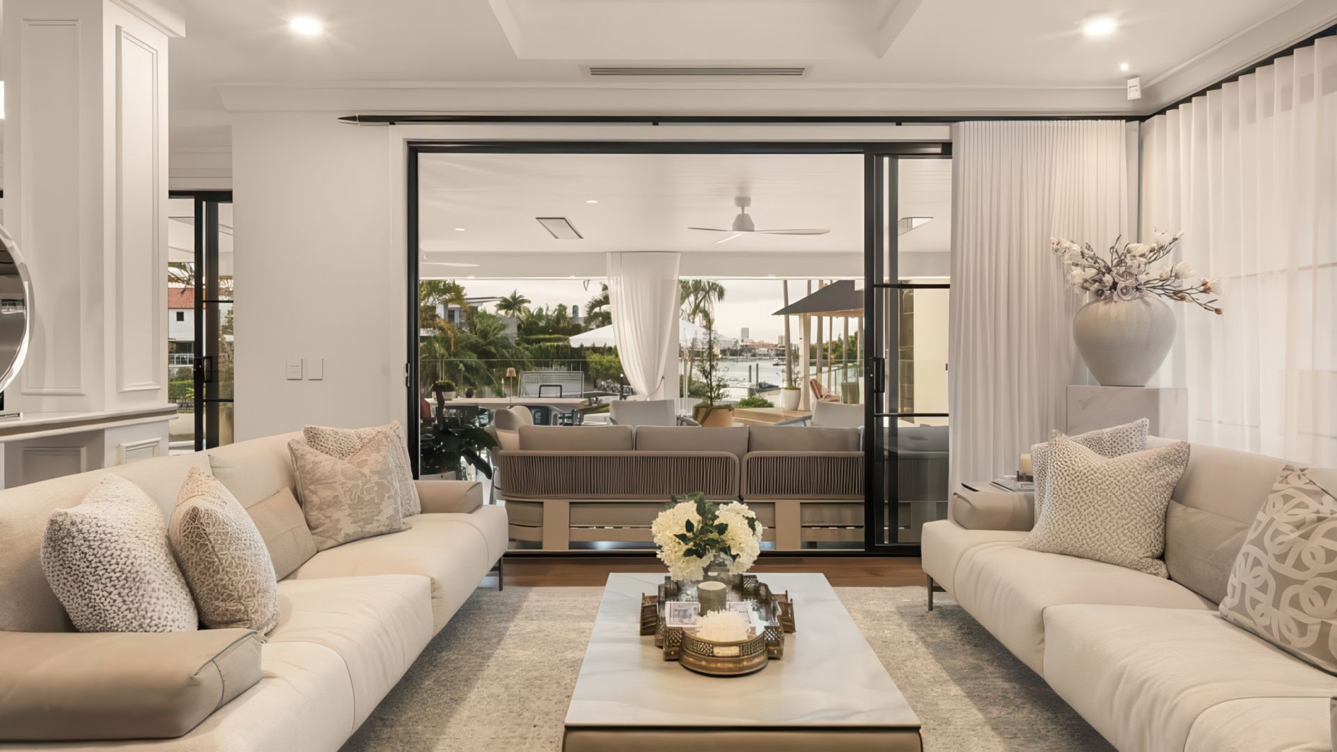Riverfront Luxury Residence banner