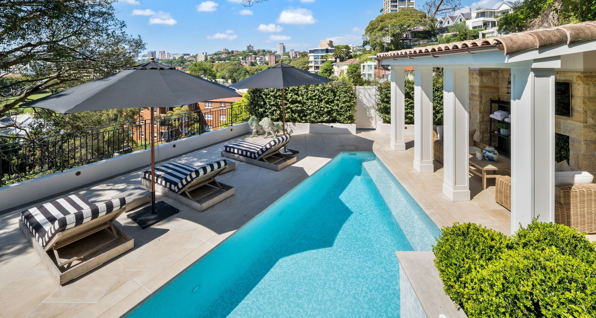 Lynda Kerry Interior Design | Andrew Barnyak Design | Cathedral Limestone Alfresco