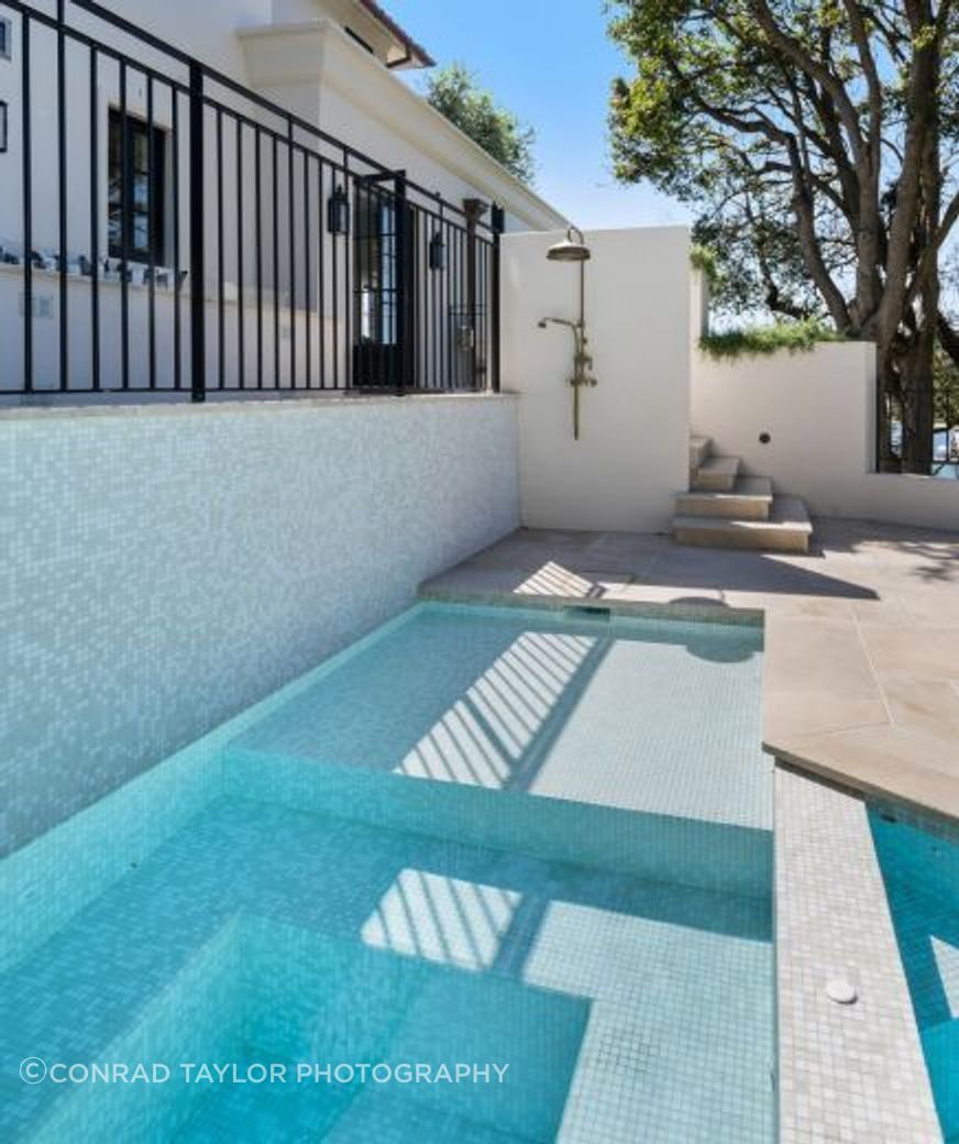 Lynda Kerry Interior Design | Andrew Barnyak Design | Snowflake Mosaic | Cathedral Limestone Alfresco