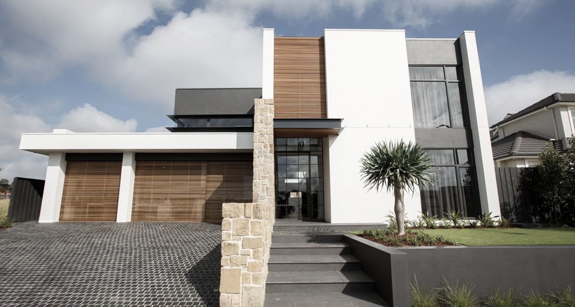 Aria Display Home banner