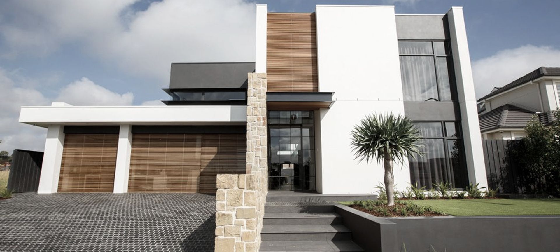 Aria Display Home banner