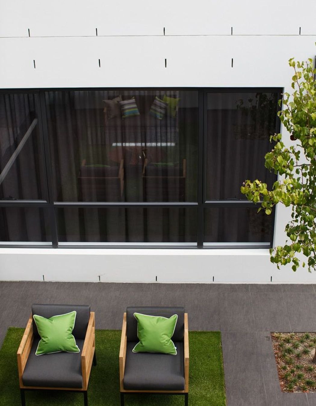 Aria Display Home