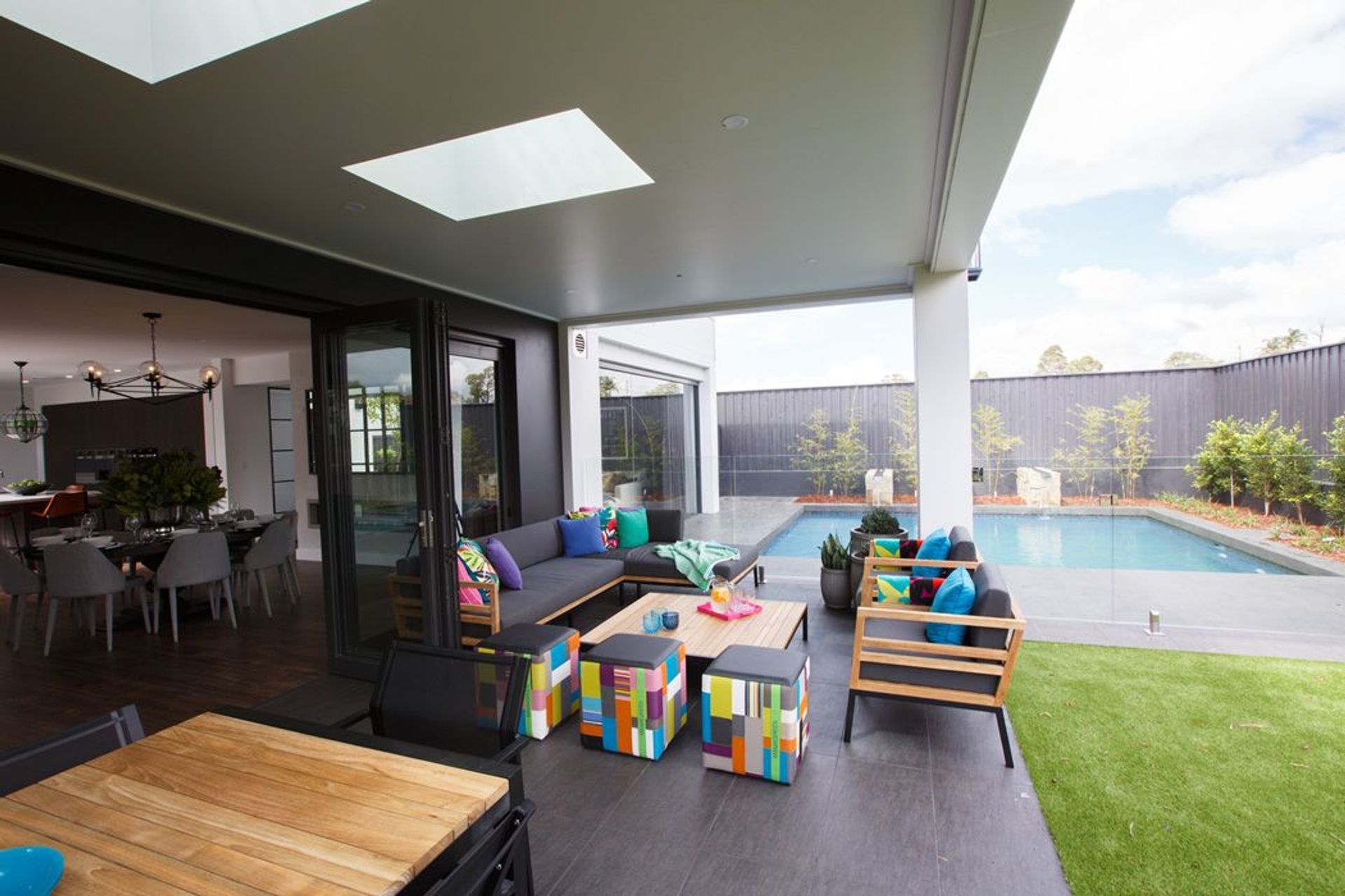 Aria Display Home