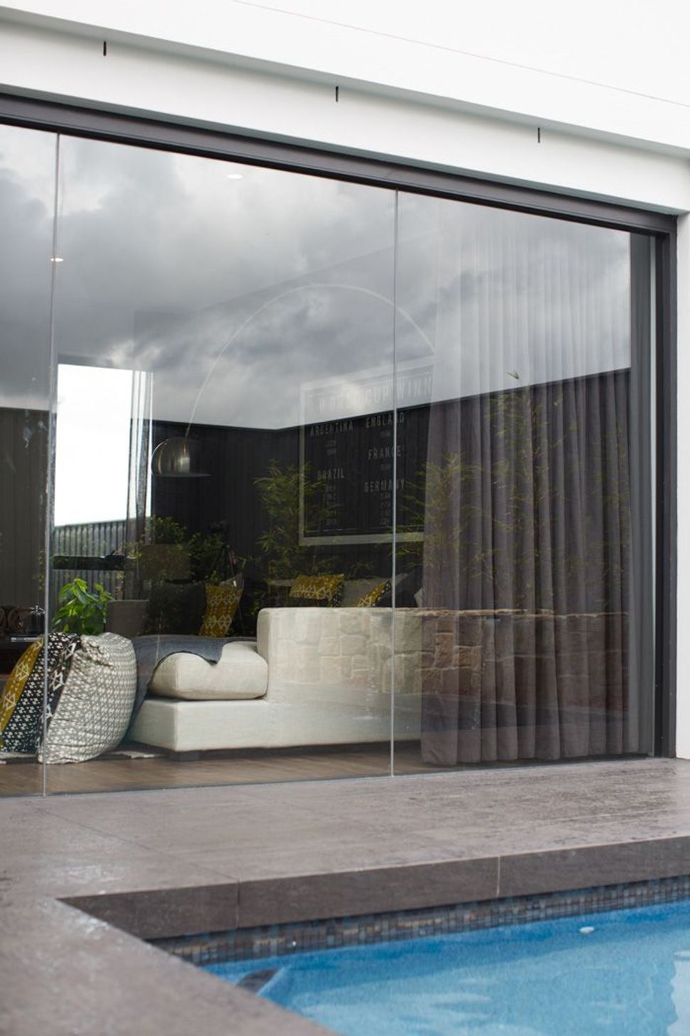 Aria Display Home