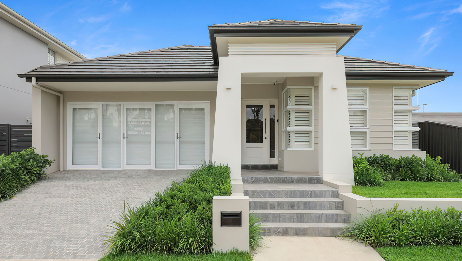 Austral Display Home - Hamptons Style banner