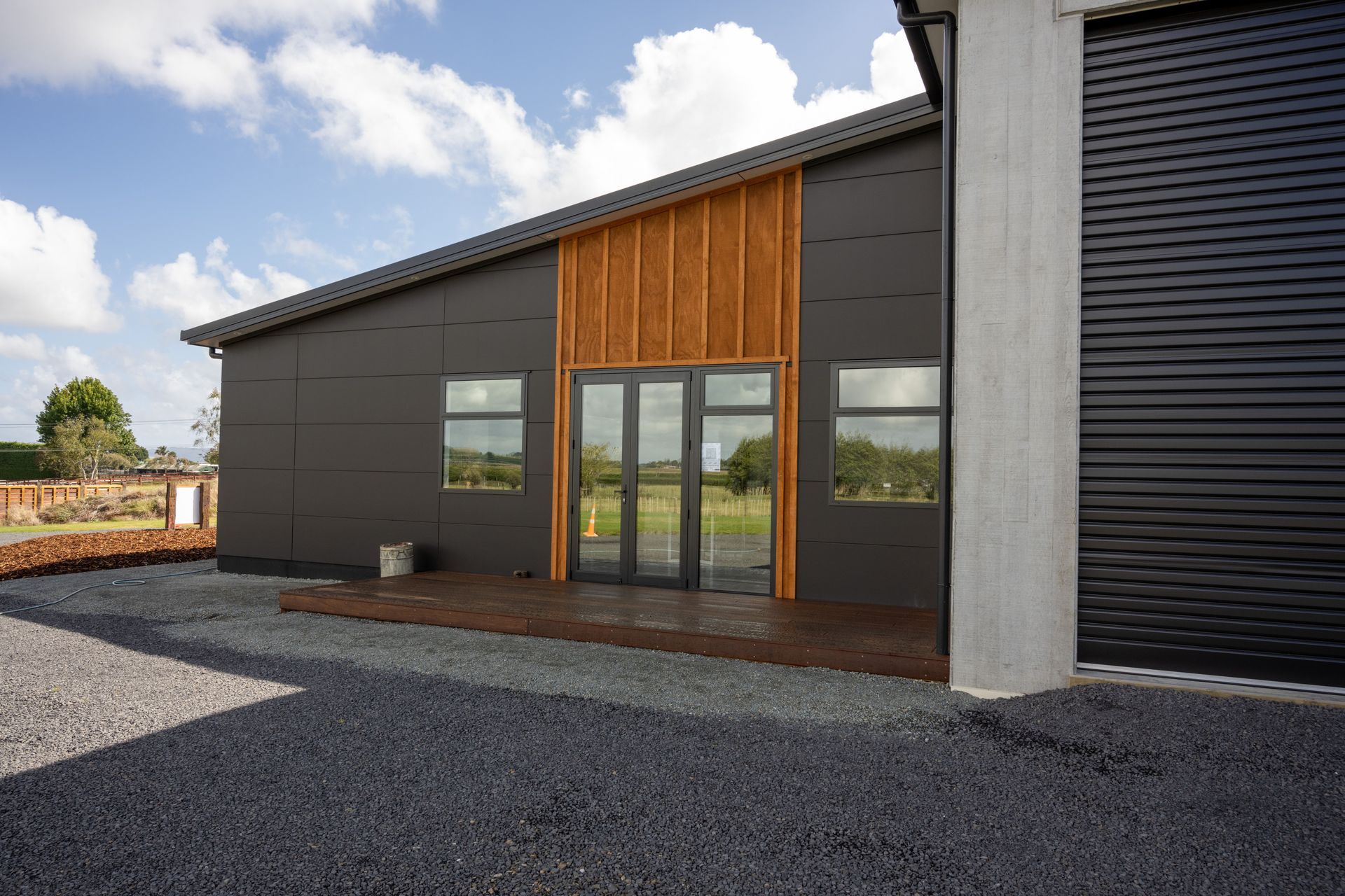 Pukekohe - Custom Built Office/Barn