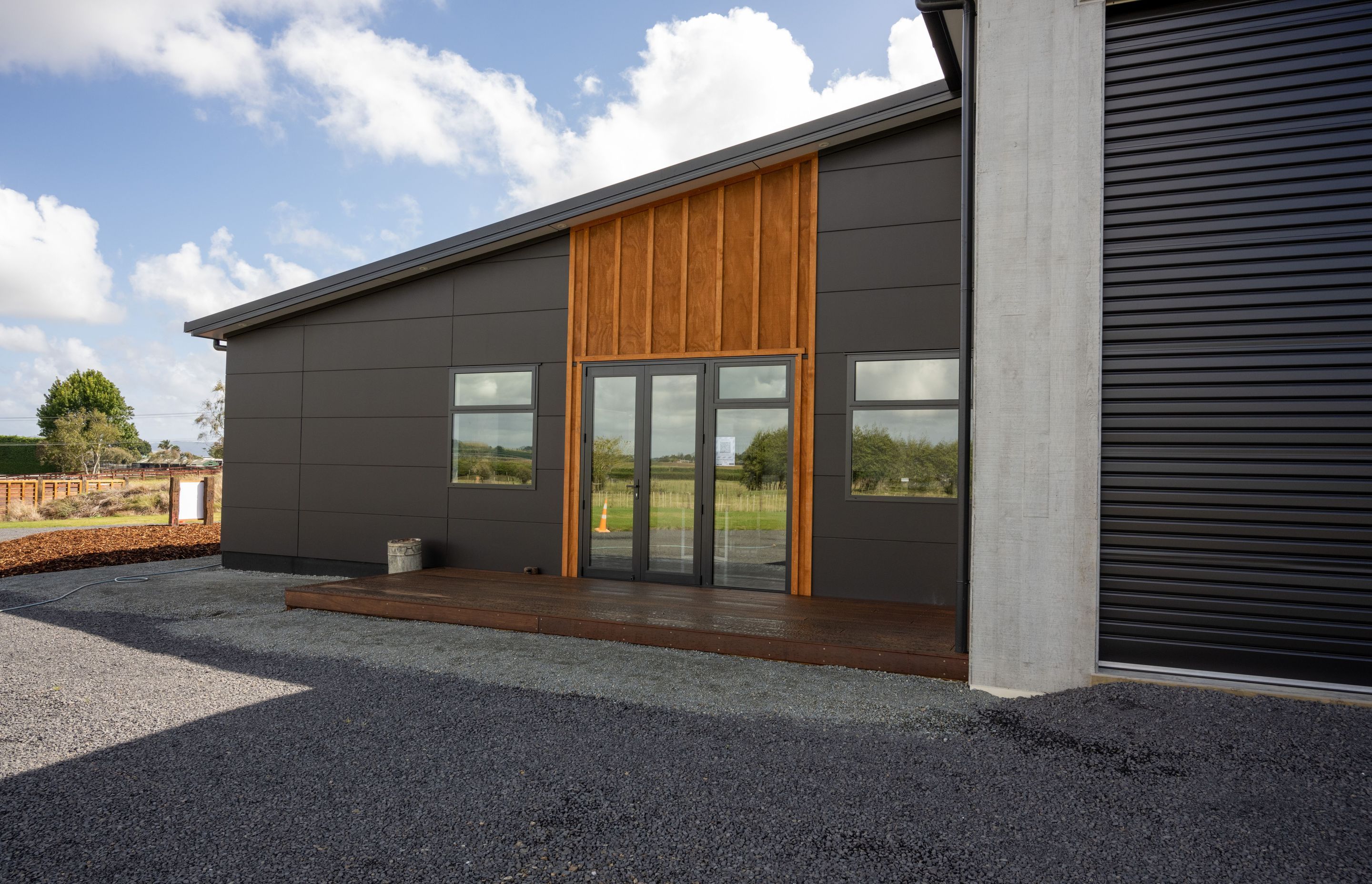 Pukekohe - Custom Built Office/Barn