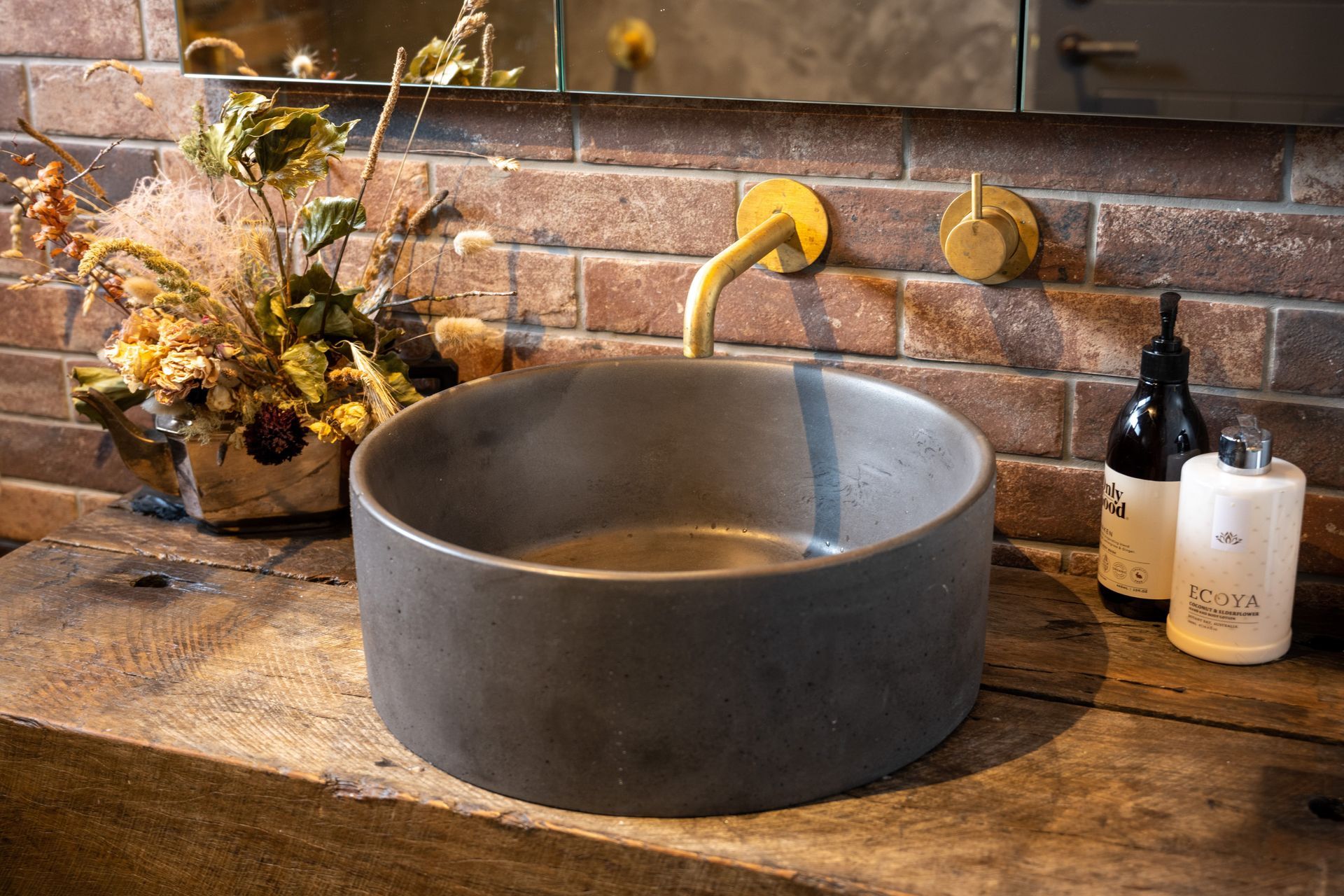 Pukekohe - Custom Built Office/Barn