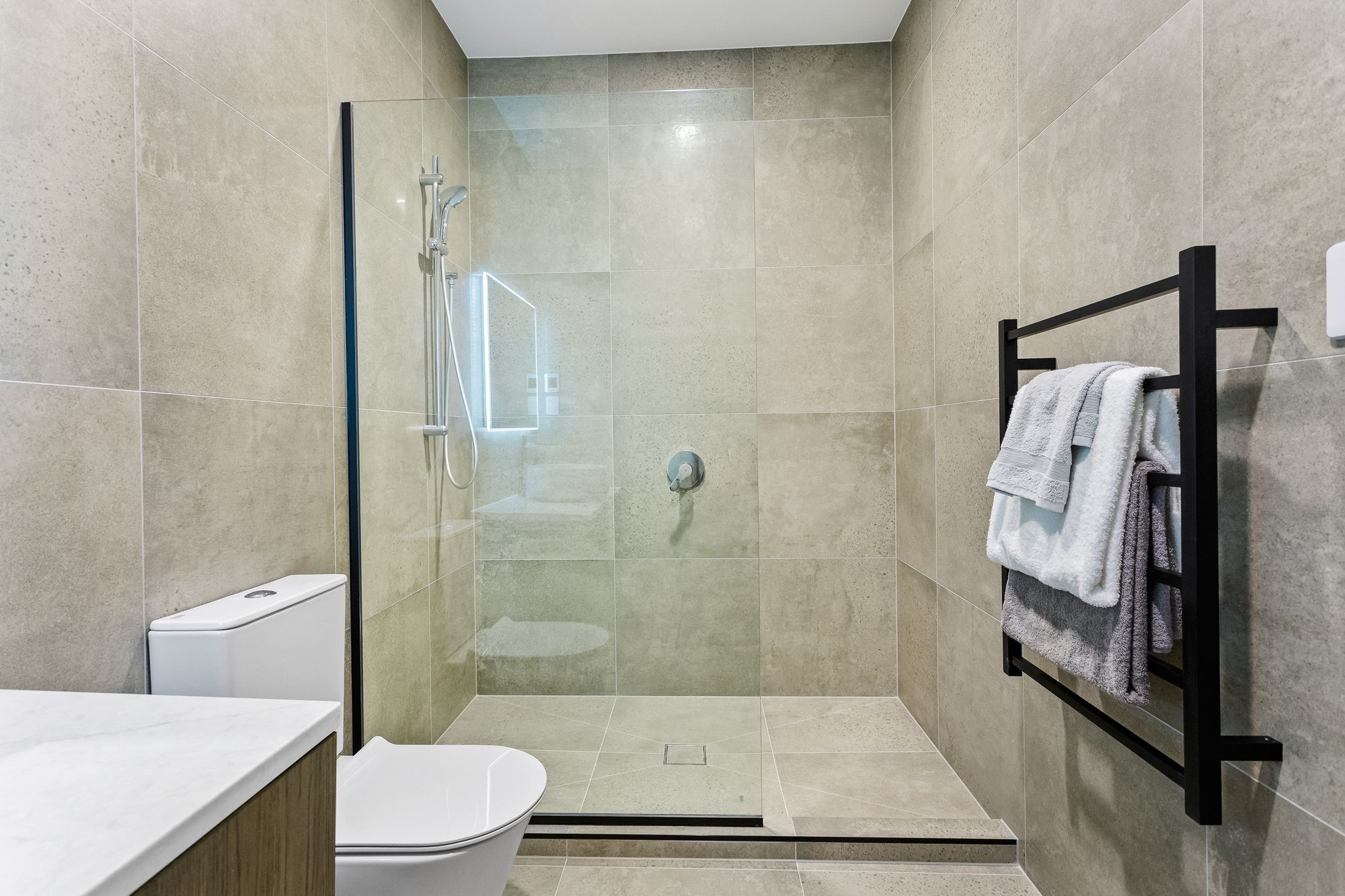 BATHROOM-v10.jpg