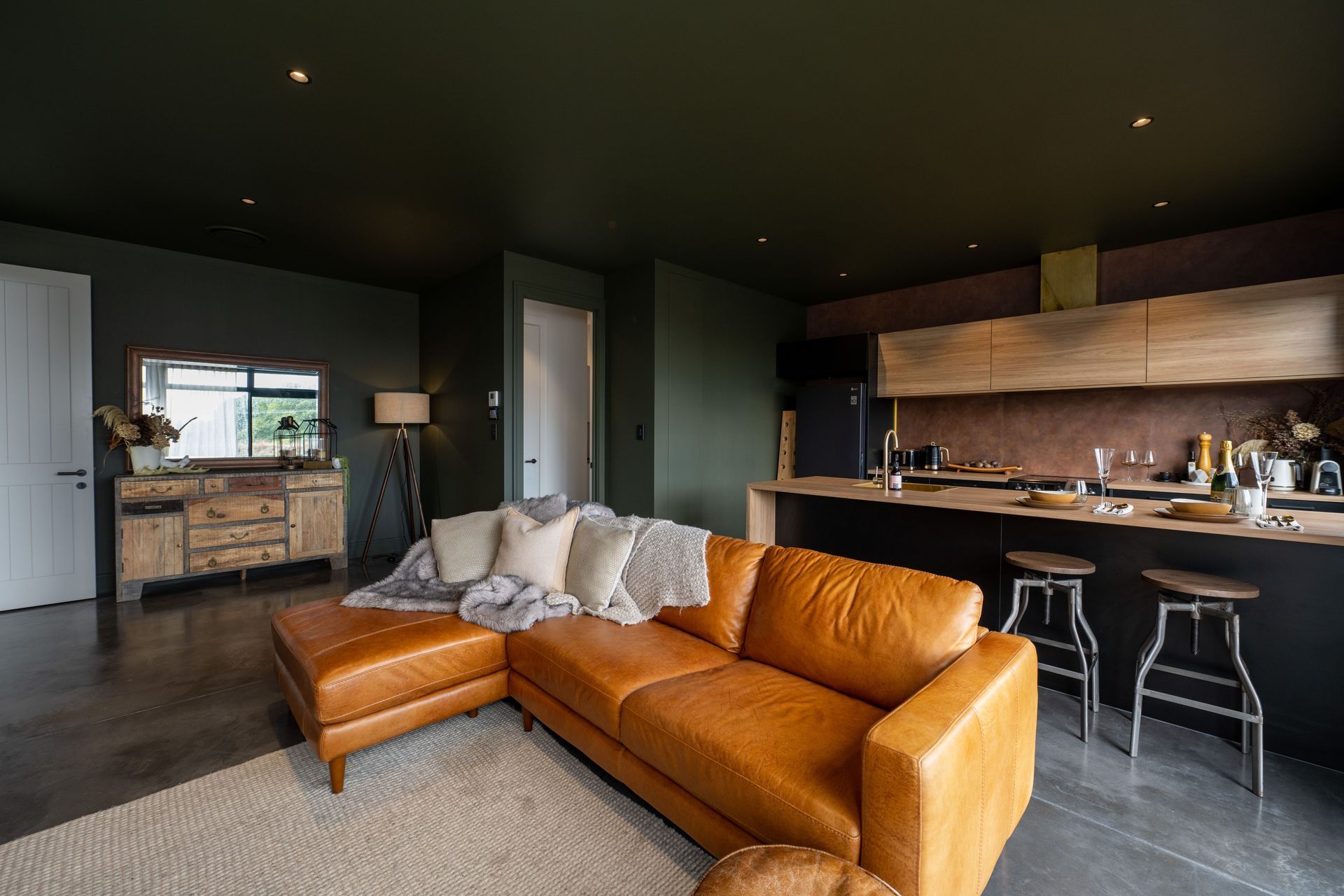 Pukekohe - Custom Built Office/Barn