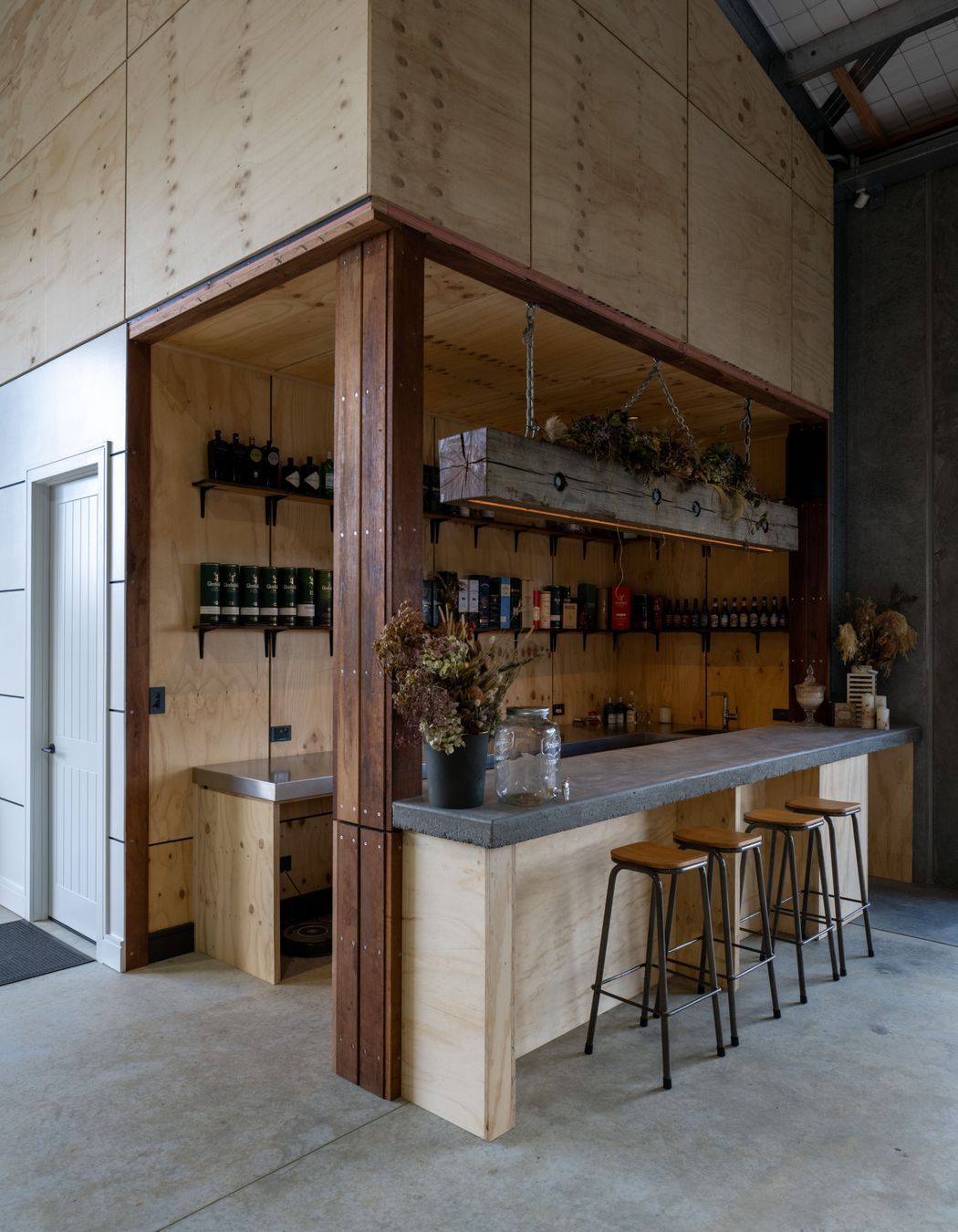 Pukekohe - Custom Built Office/Barn