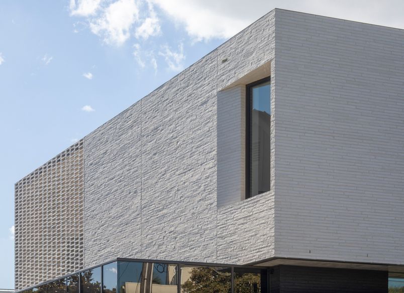 Brise House