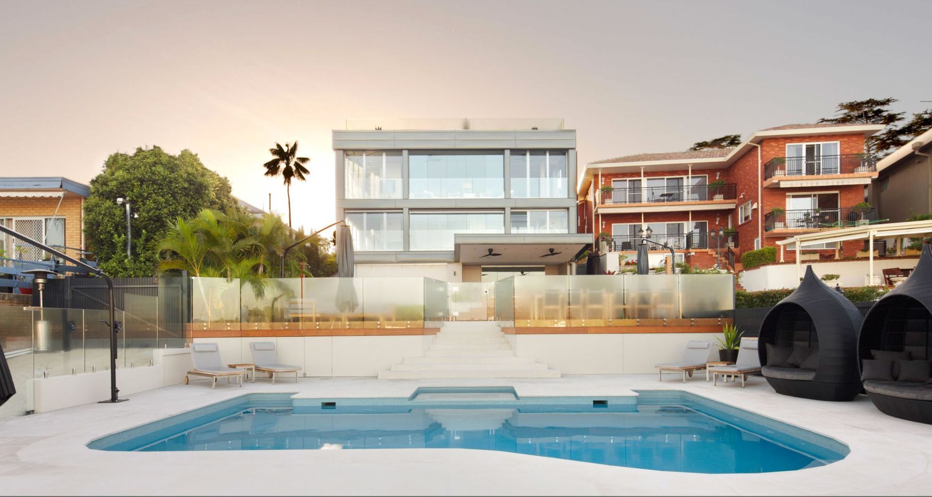 Vista Street Luxury Home banner