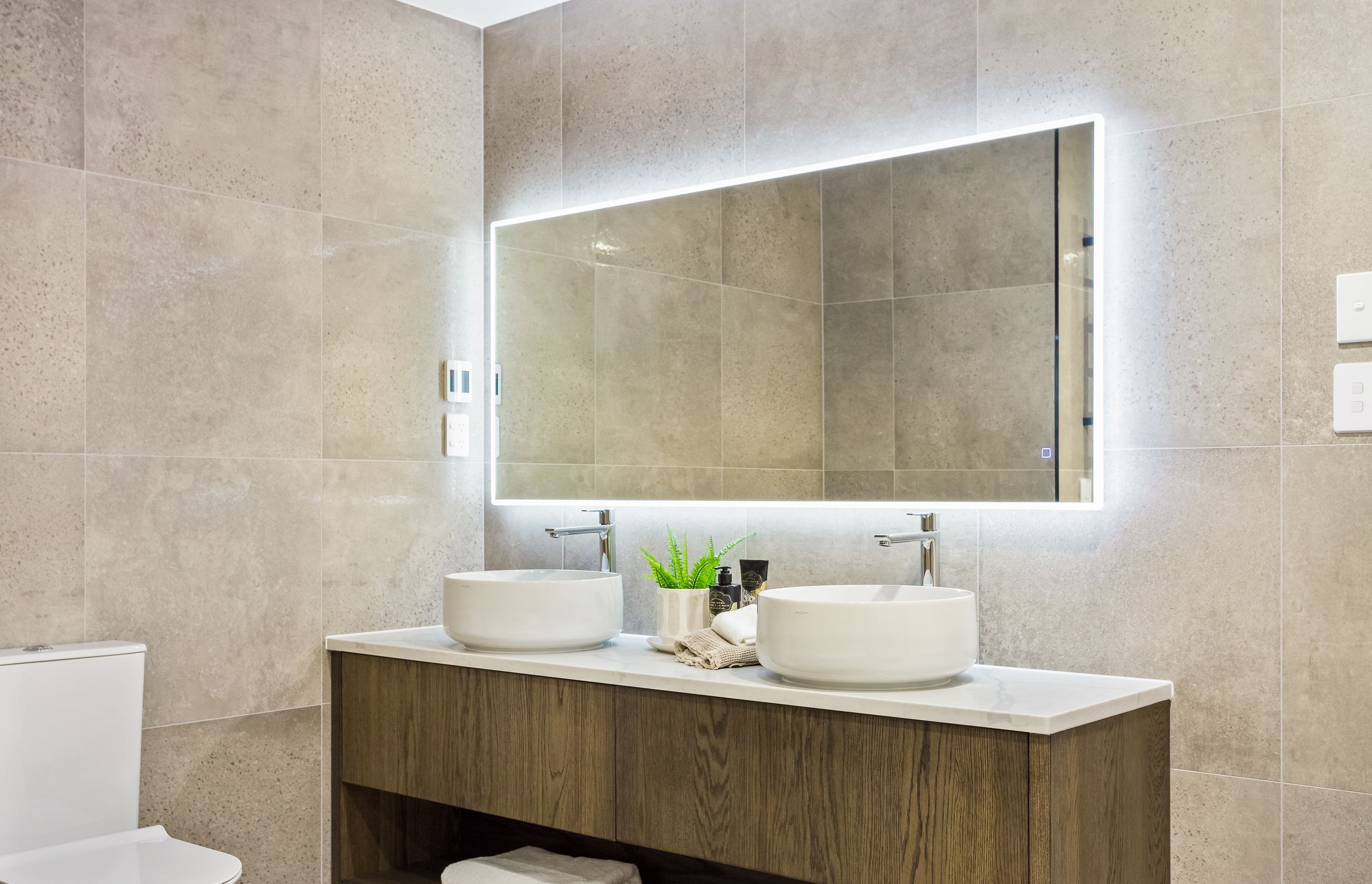 Bathroom-LED-mirror.jpg