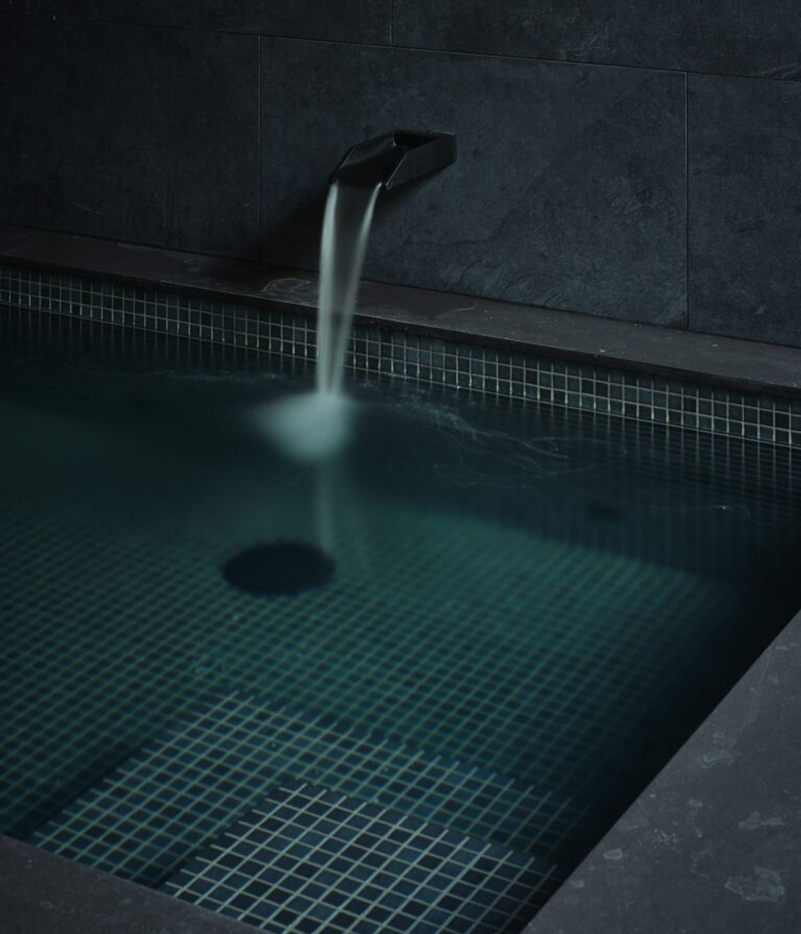Beachlands-HouseOnsen-PoolSam-Hartnett5-768x1024-1.jpg