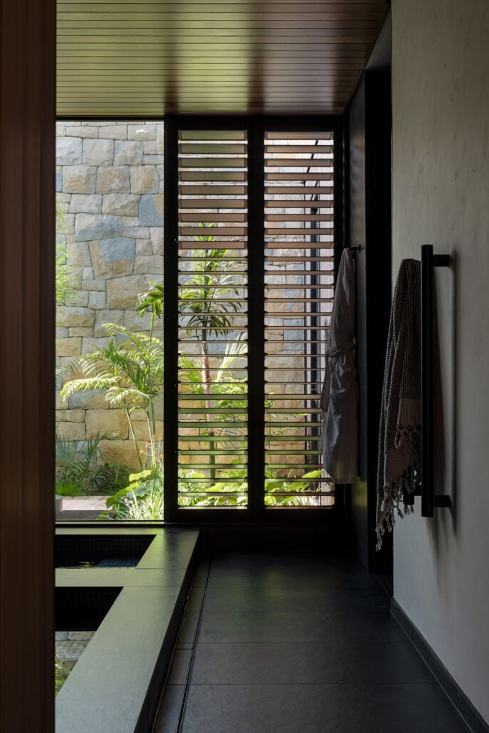 Beachlands-HouseOnsen-PoolsSam-Hartnett4-768x1024-1.jpg