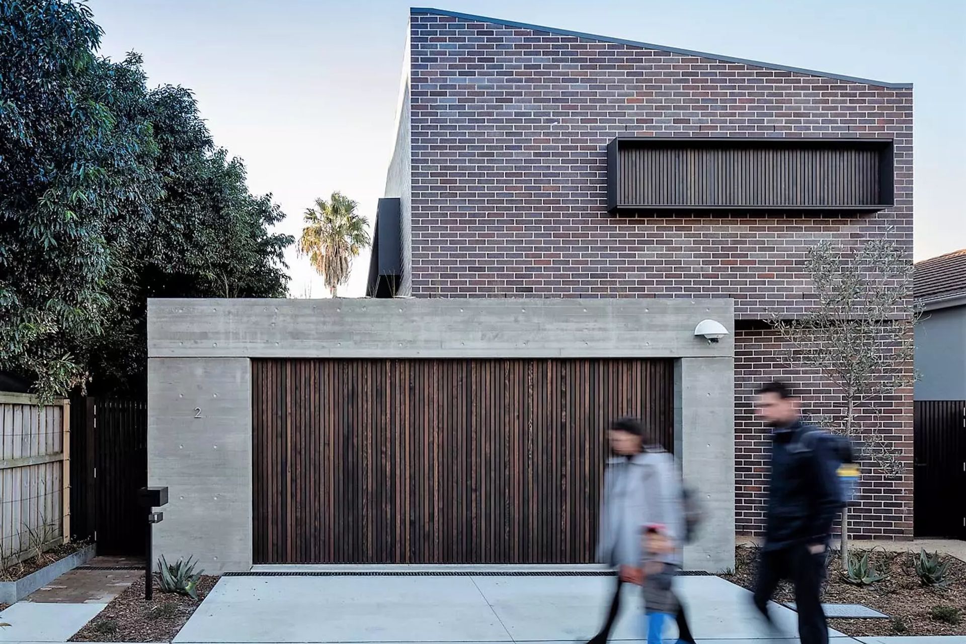 ##^^Bondi, Plowman St