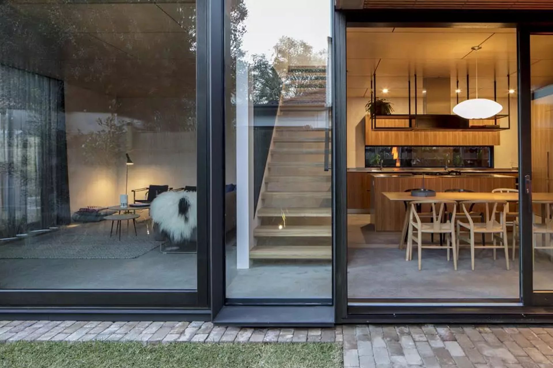 ##^^Bondi, Plowman St