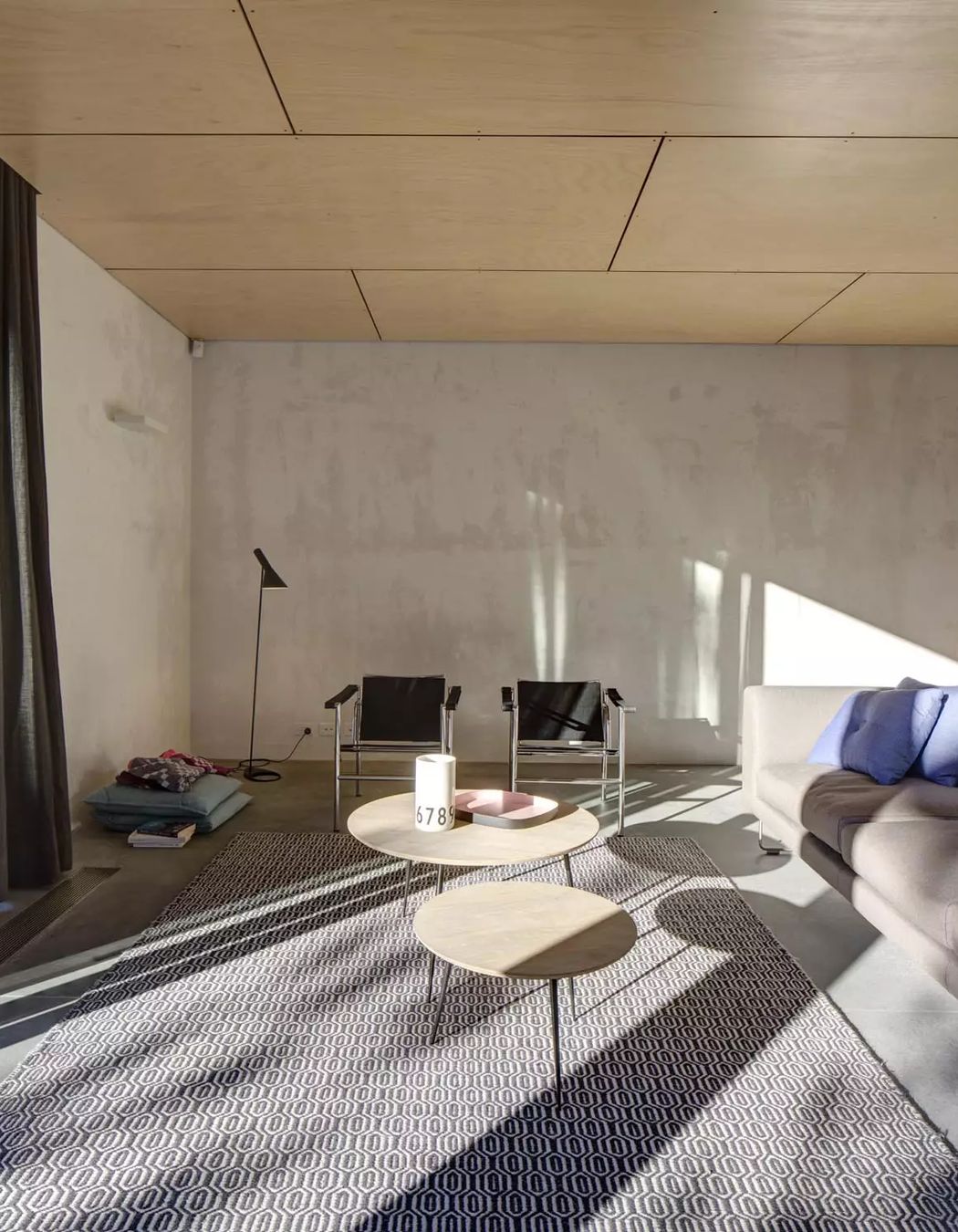 ##^^Bondi, Plowman St