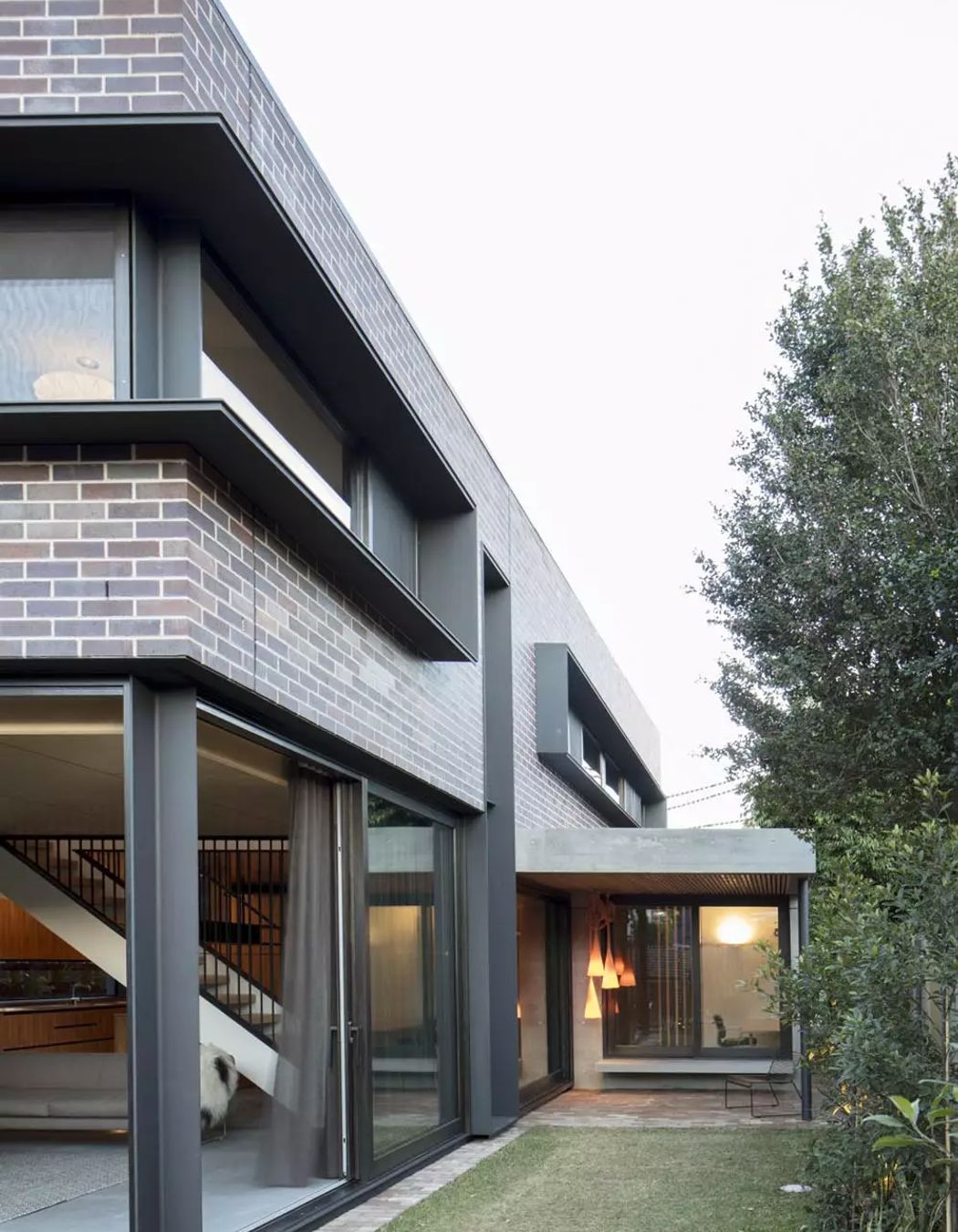 ##^^Bondi, Plowman St