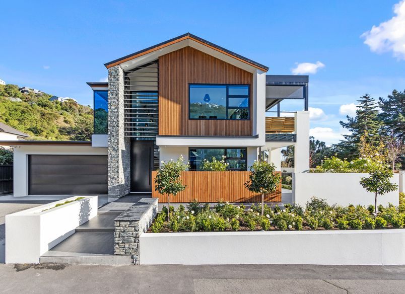 Award winning Beachside Beauty.