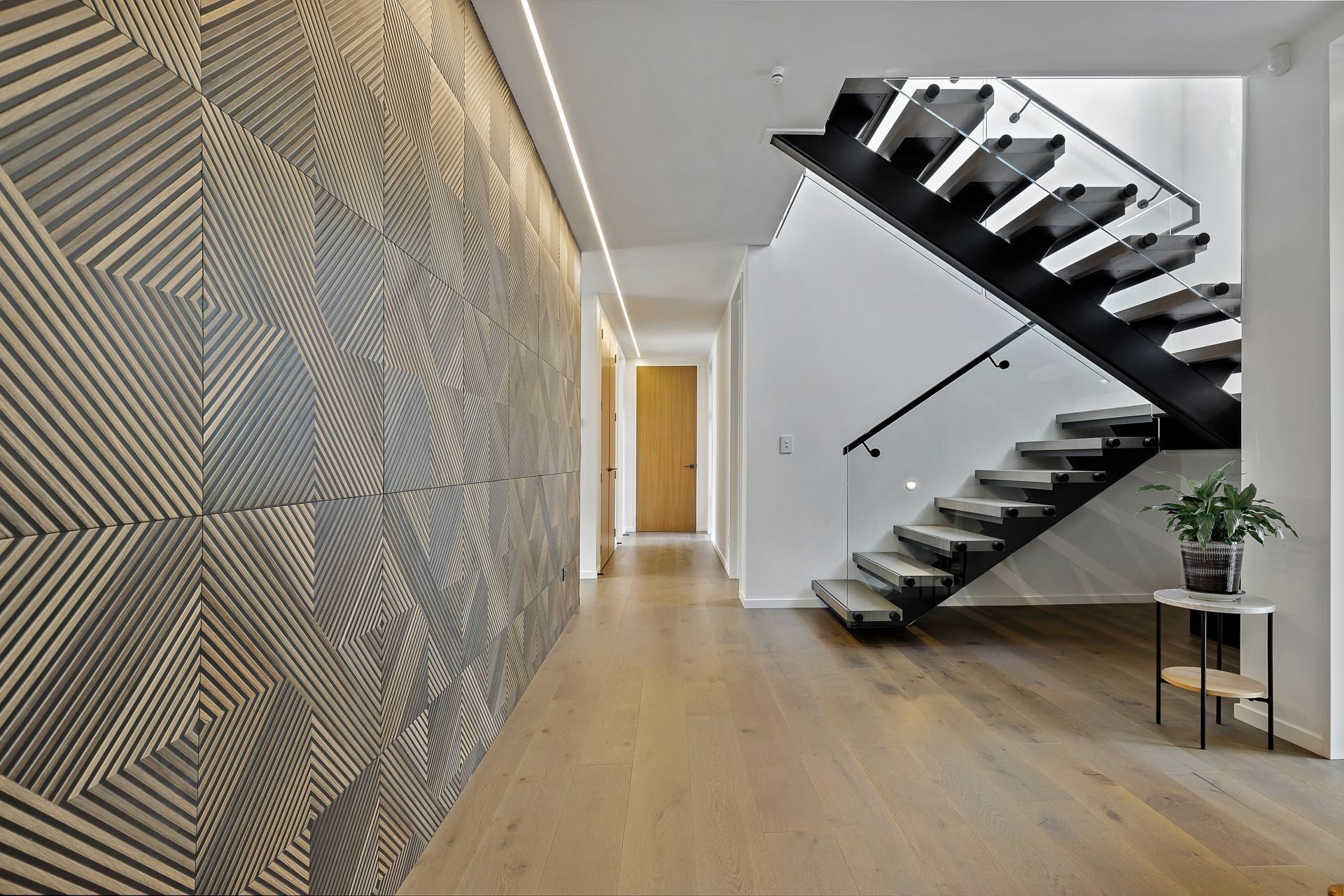 Eye catching Home - Fulton Ave