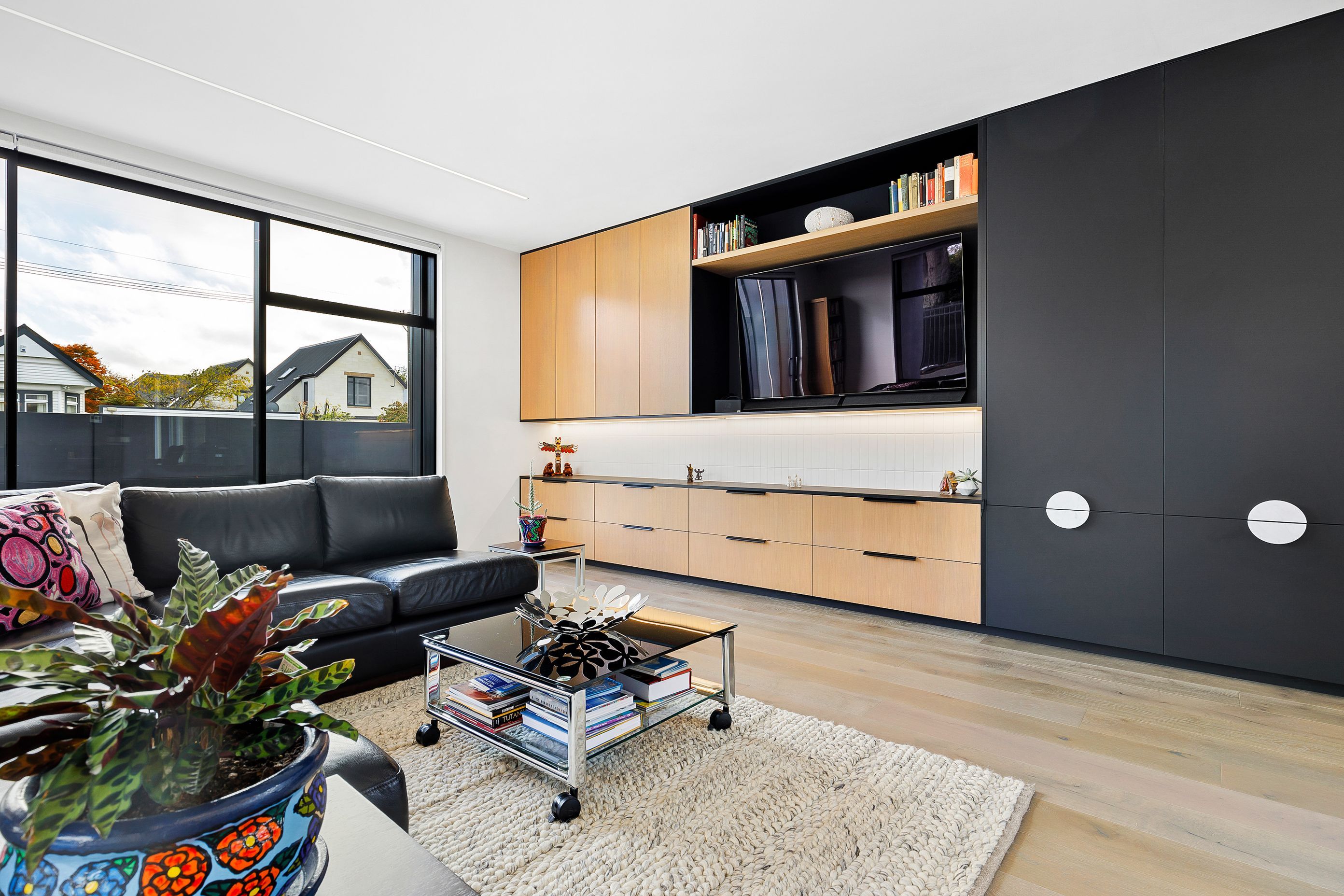 Eye catching Home - Fulton Ave