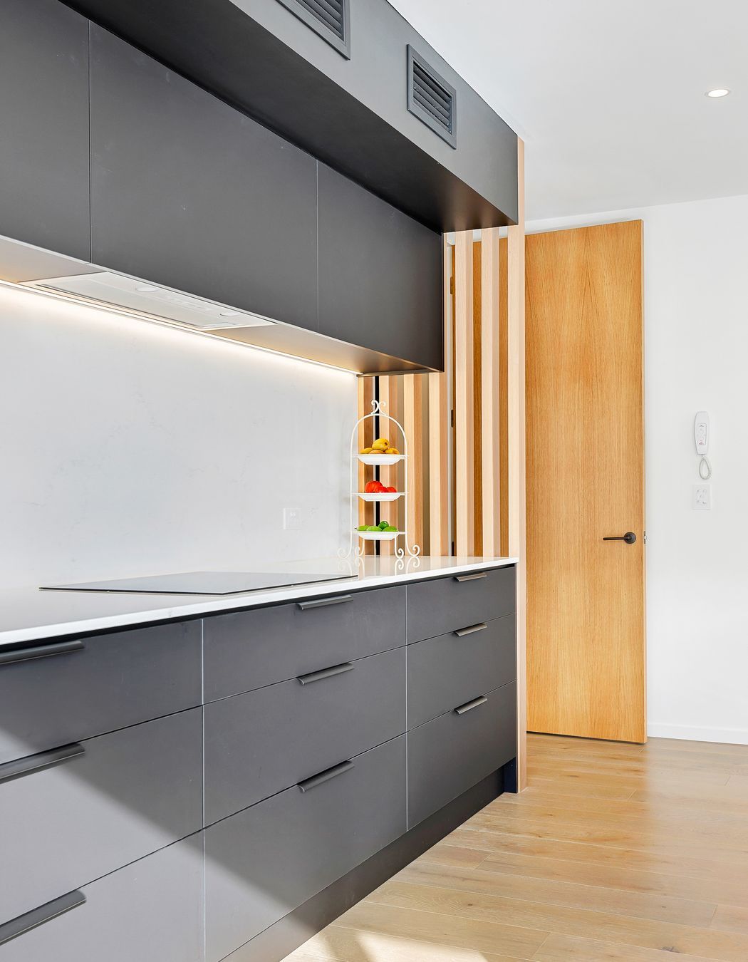 Eye catching Home - Fulton Ave