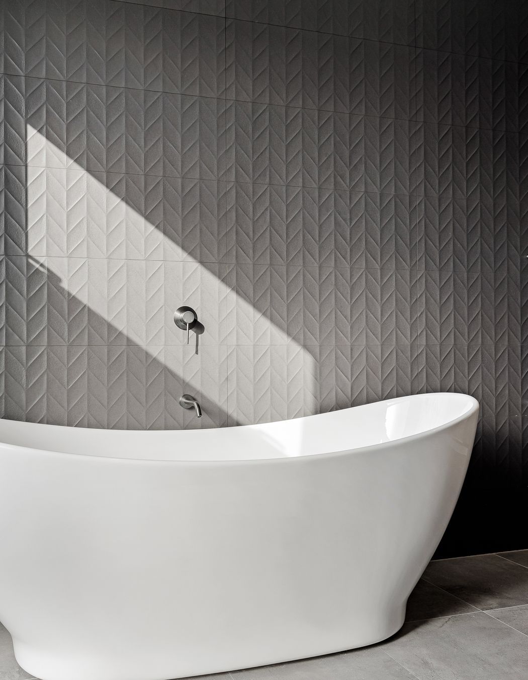 Eye catching Home - Fulton Ave