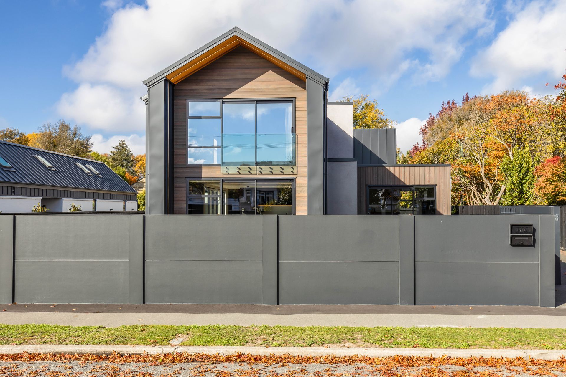 Eye catching Home - Fulton Ave