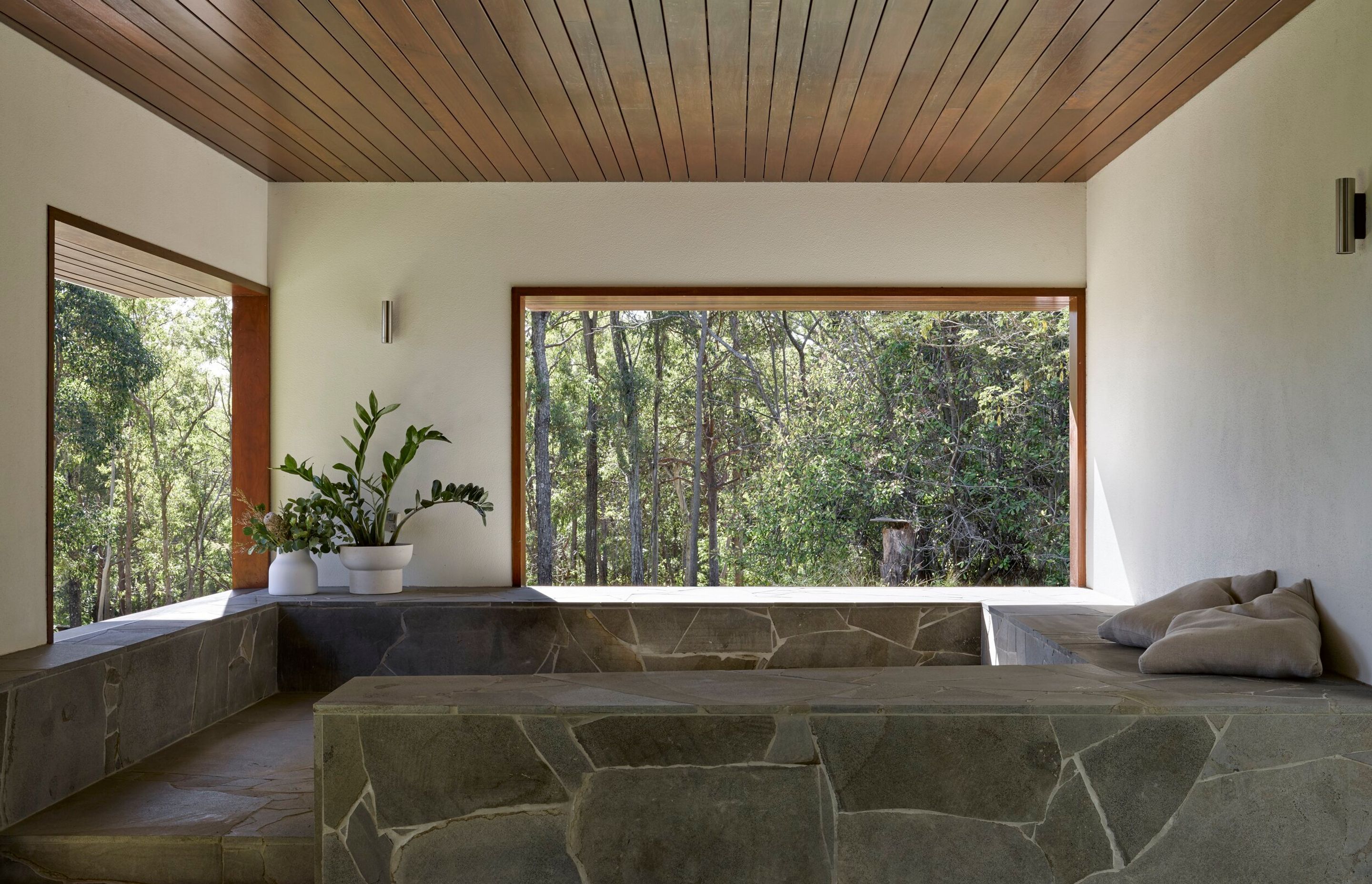 J&amp;J RESIDENCE