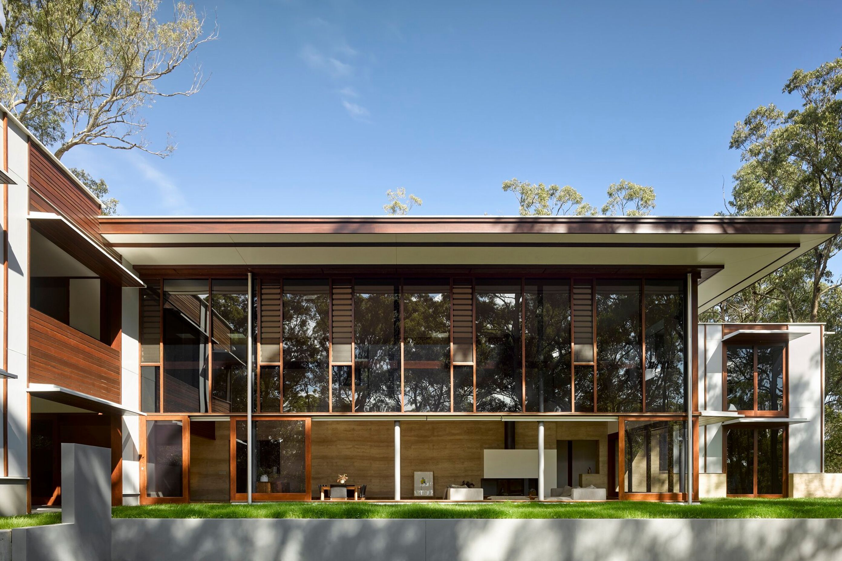 J&amp;J RESIDENCE