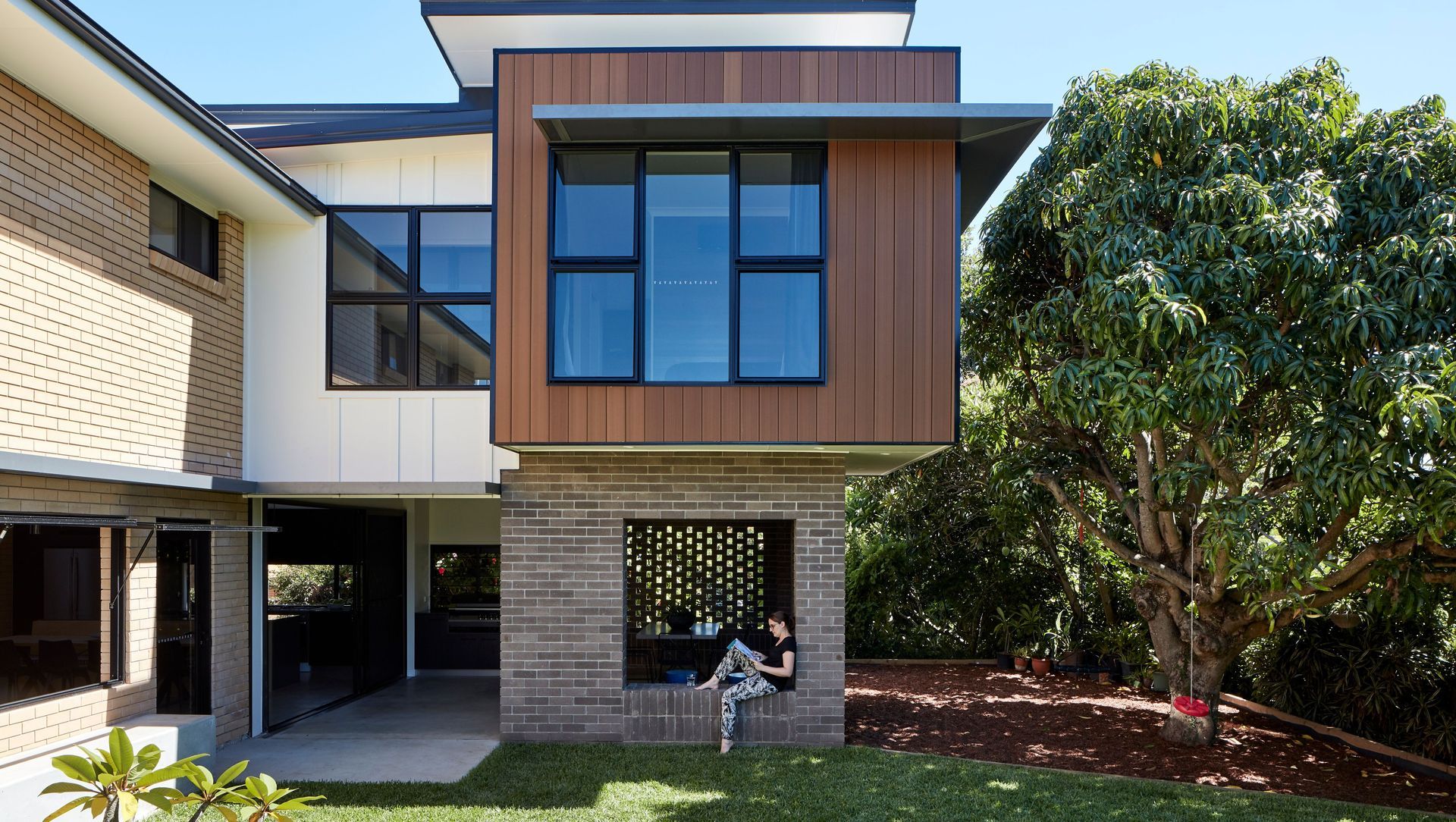 V Residence banner