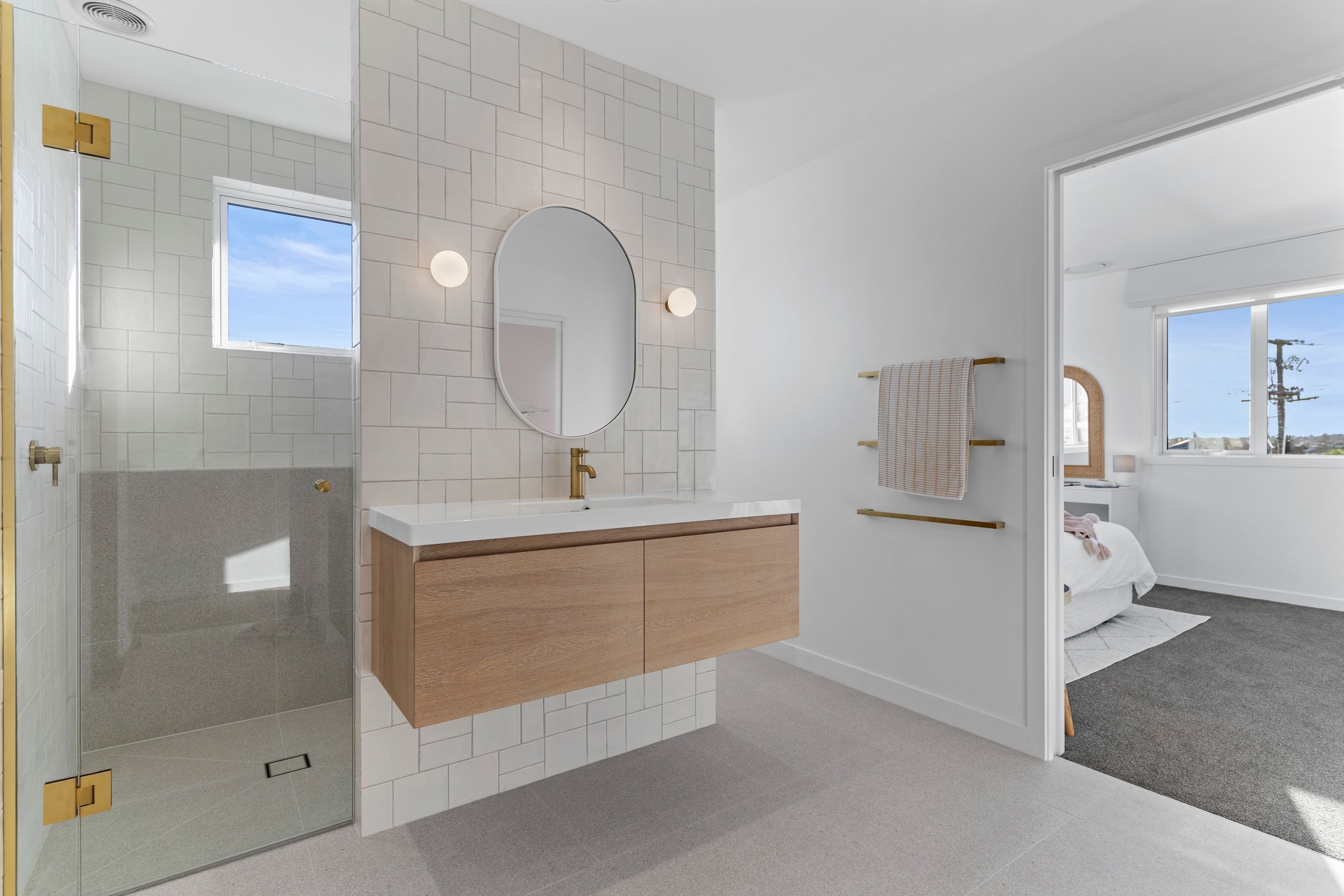 Cain-BuiltDevonportNew-Buildbathroom-jack-n-jill2.jpg