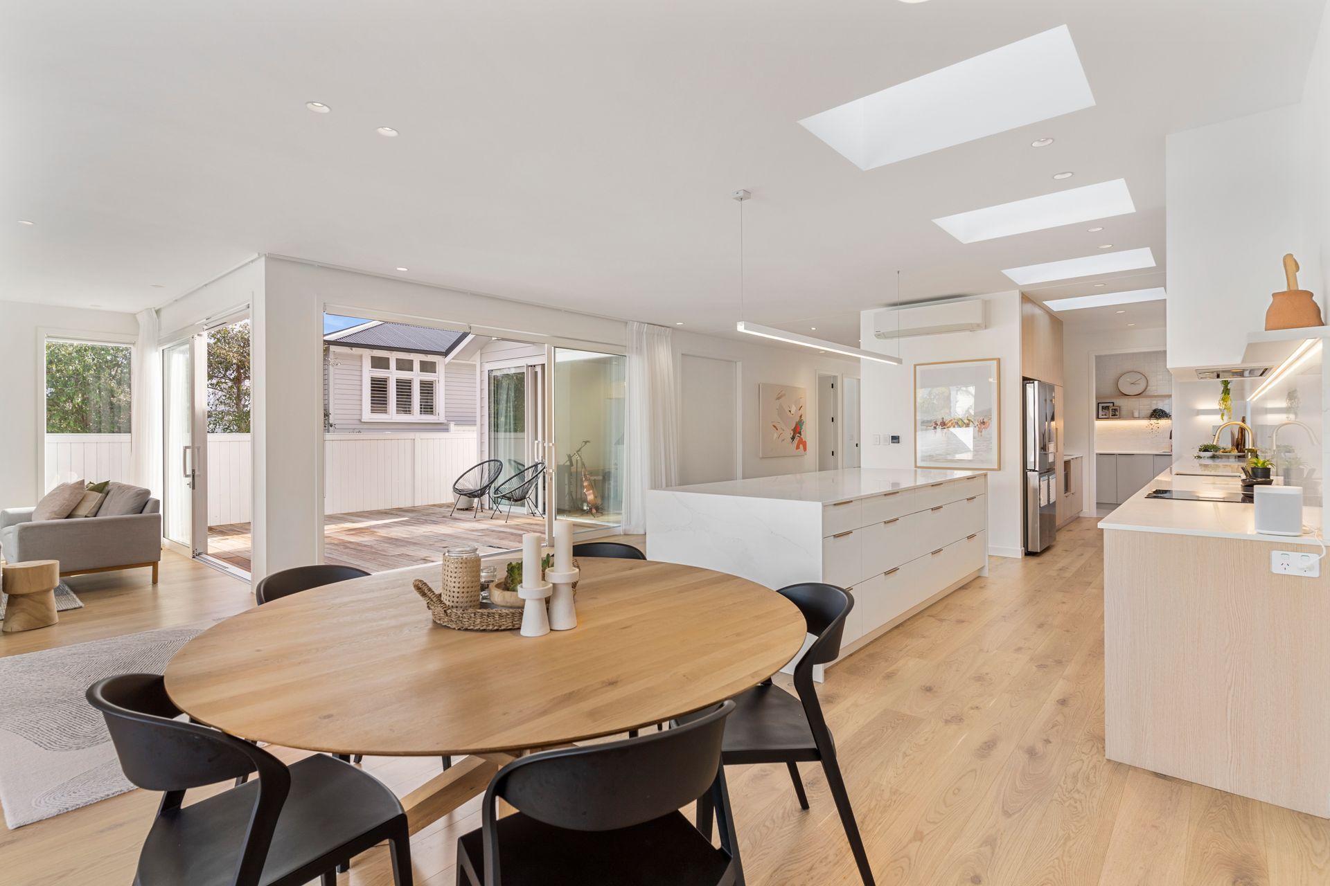 Cain-BuiltDevonportNew-Builddining-and-kitchen.jpg