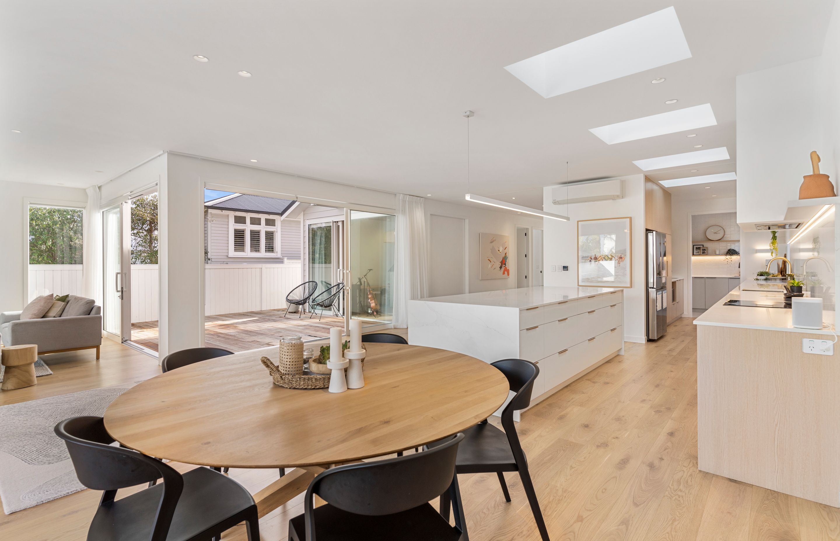 Cain-BuiltDevonportNew-Builddining-and-kitchen.jpg