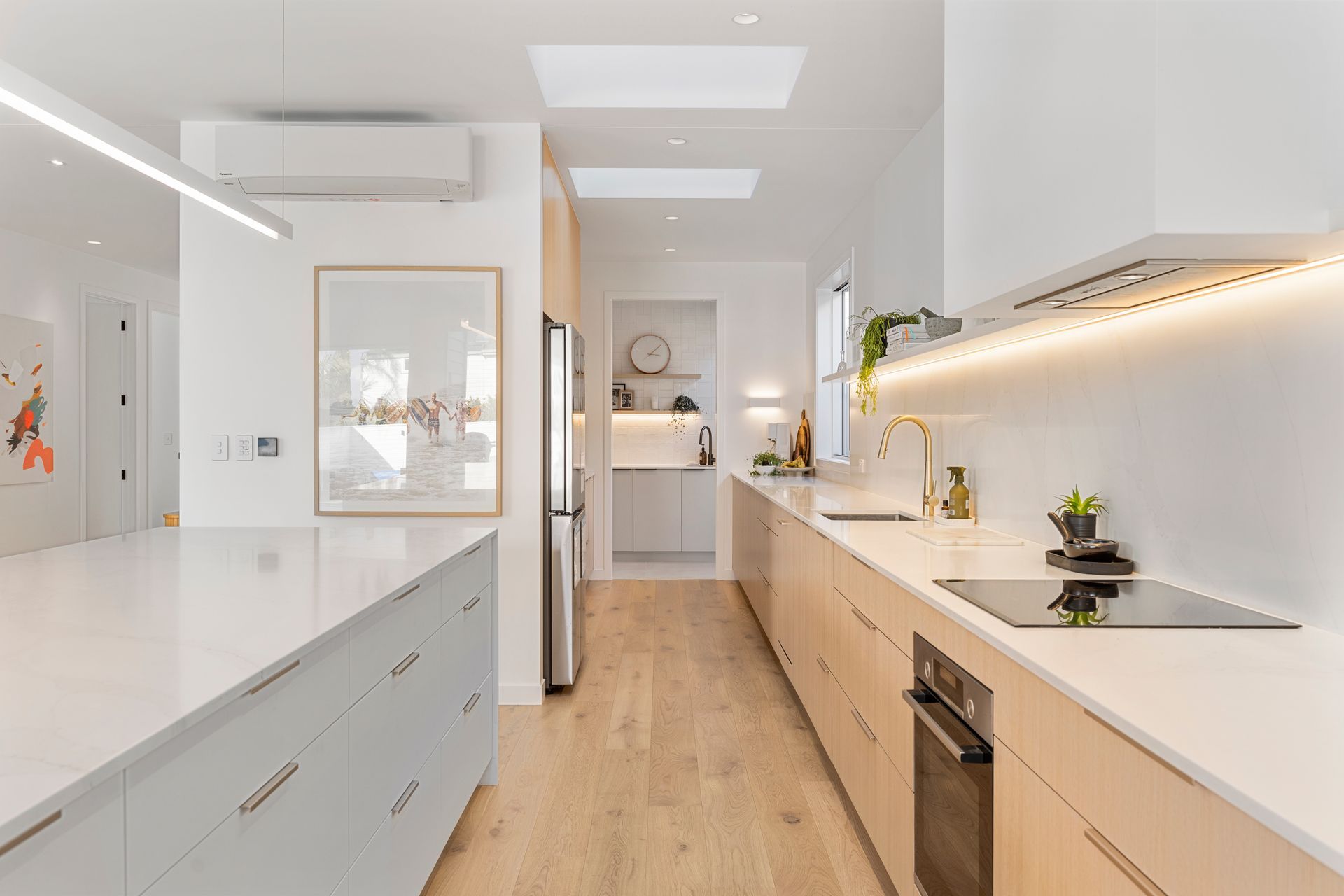 Cain-BuiltDevonportNew-Buildkitchen-close-up.jpg