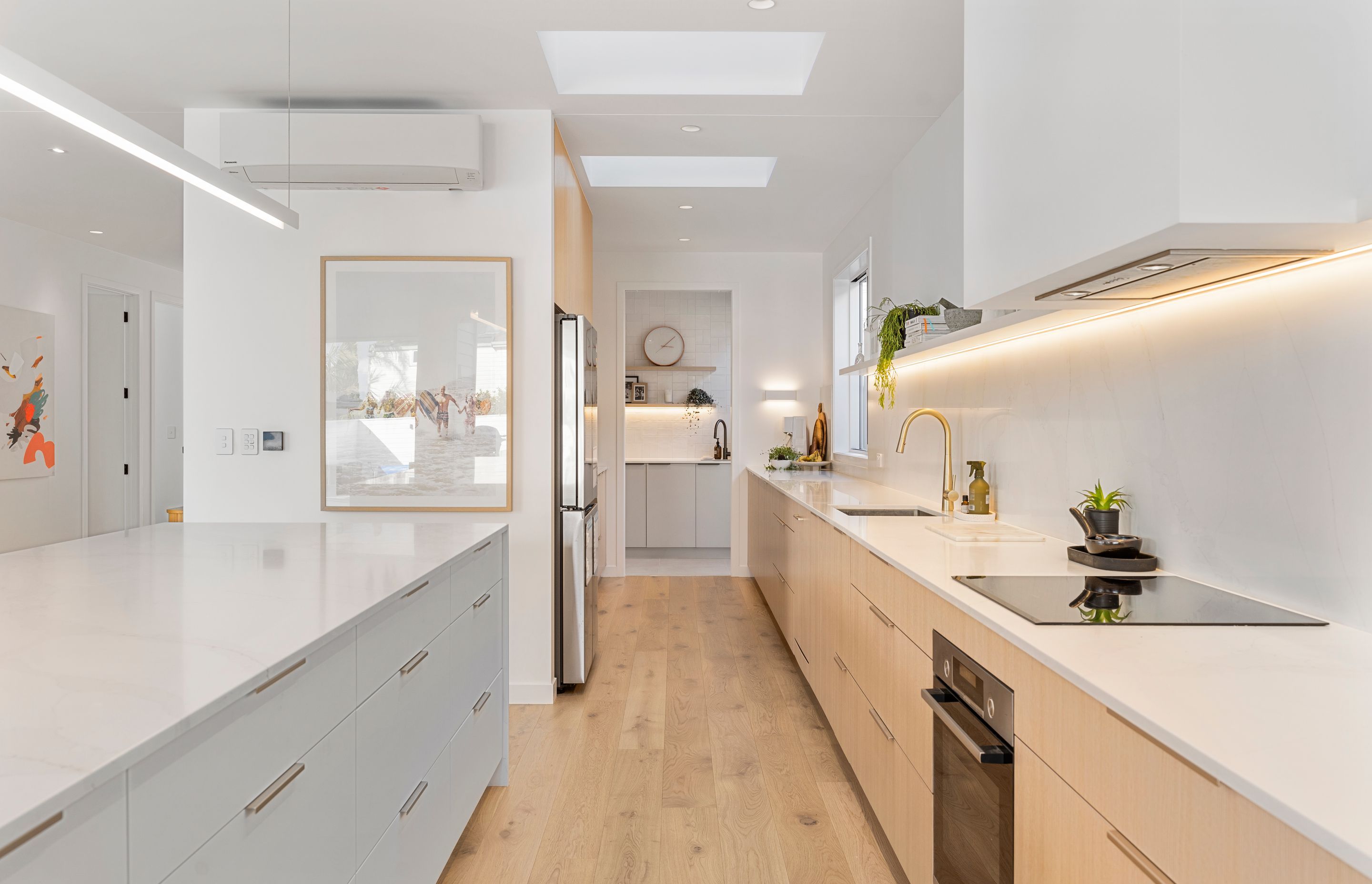 Cain-BuiltDevonportNew-Buildkitchen-close-up.jpg