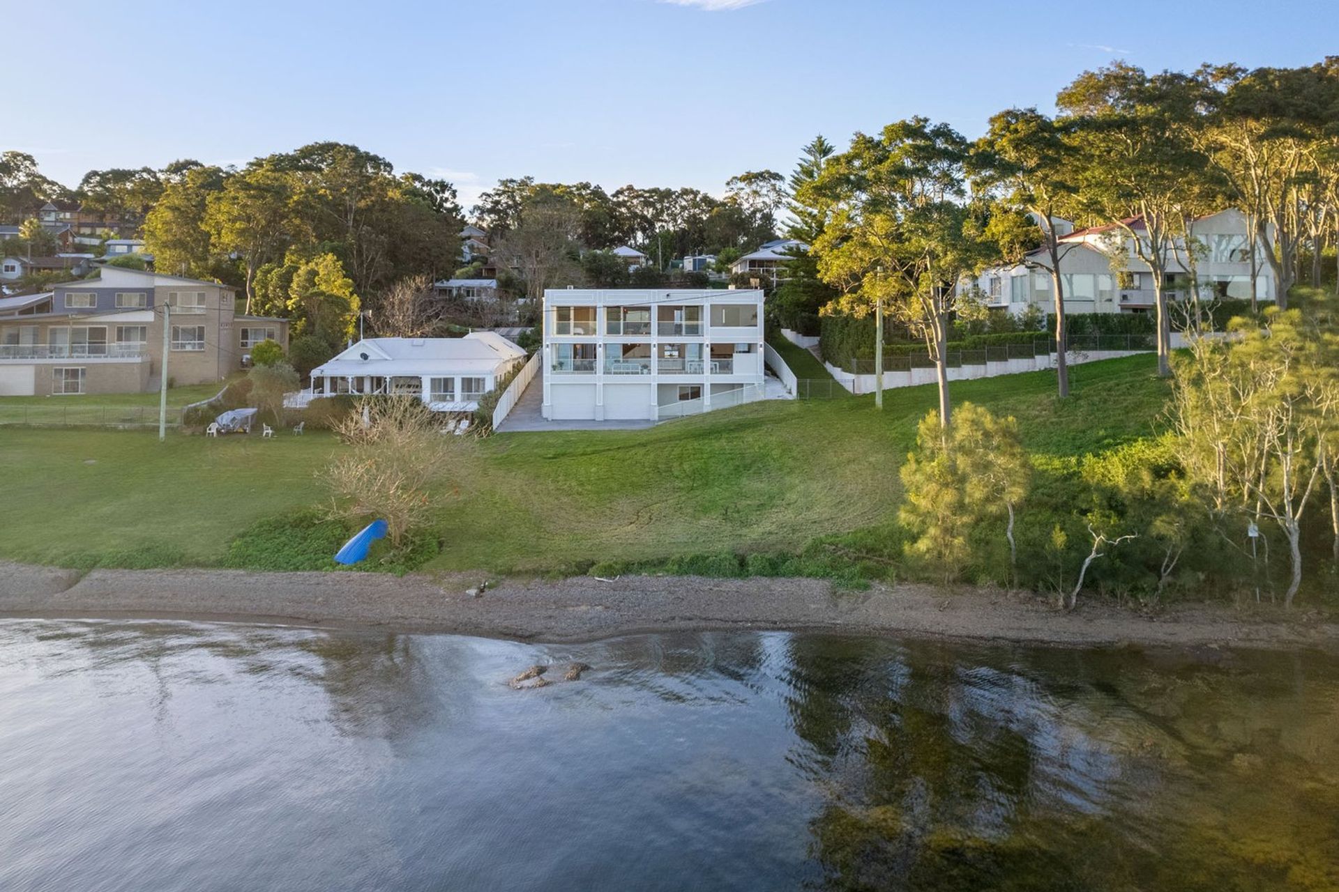 Bolton Point Residence - High End Residential