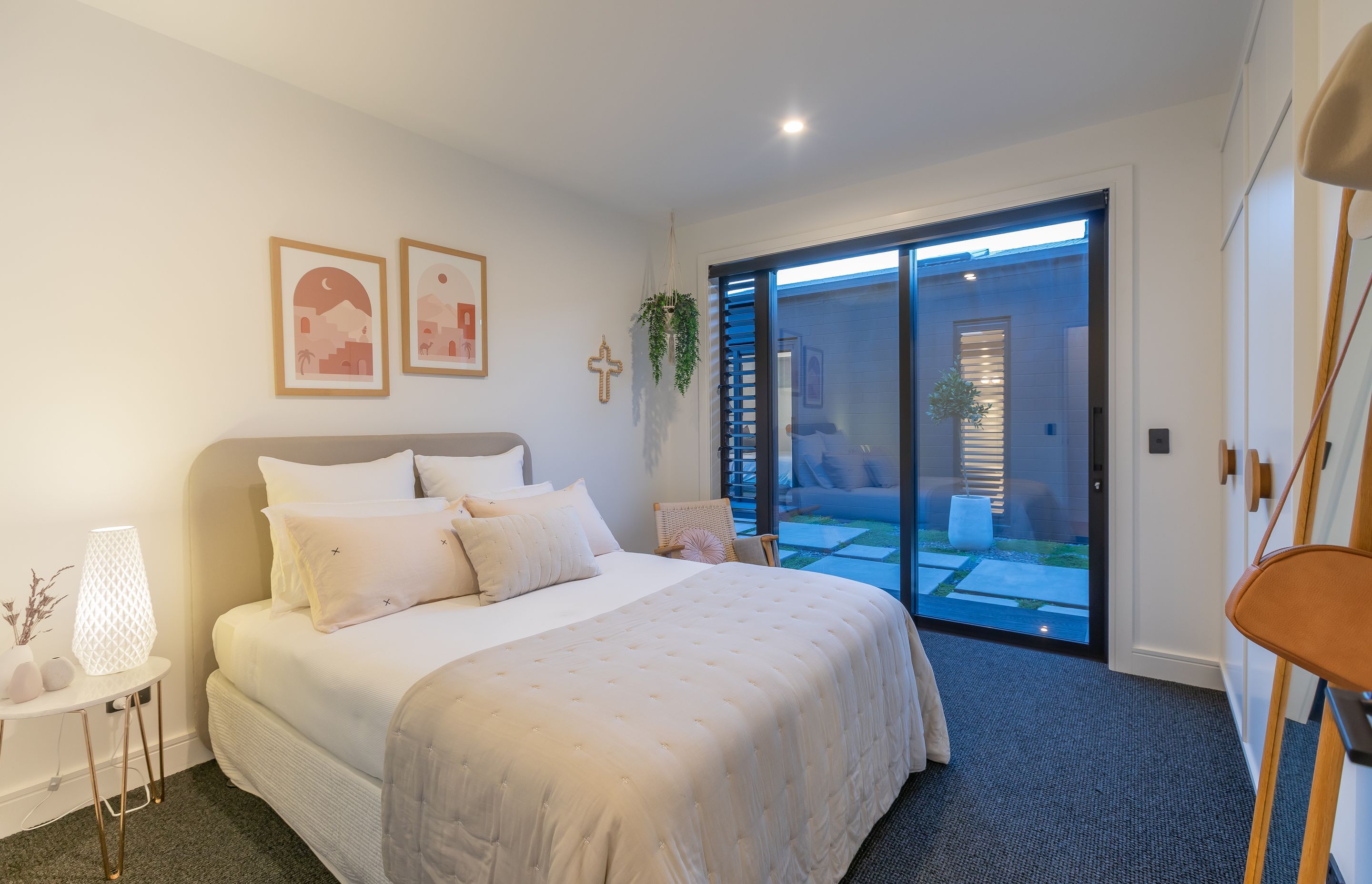 Contemporary Retreat in Pukekohe