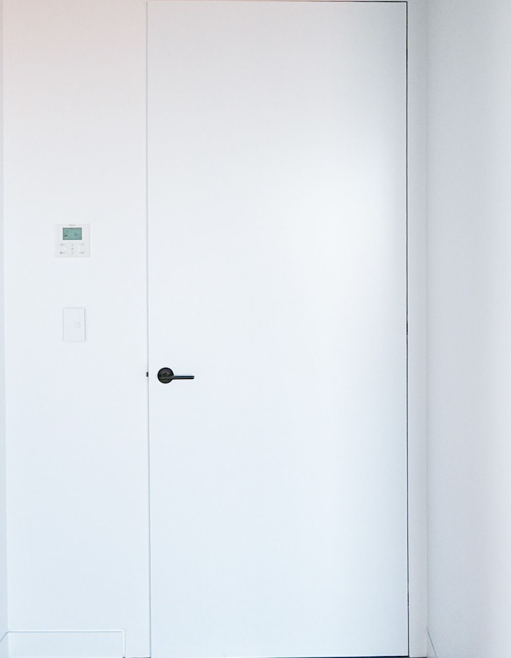 Single Rebate (SRC) EzyJambs framing the bathroom doors.