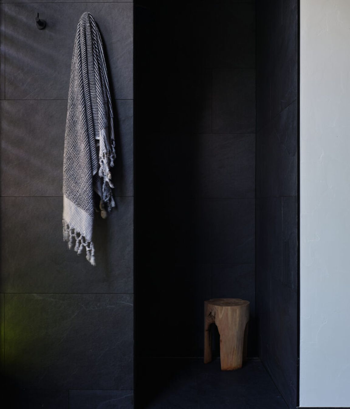 DSF1299web-768x1024-1.jpg