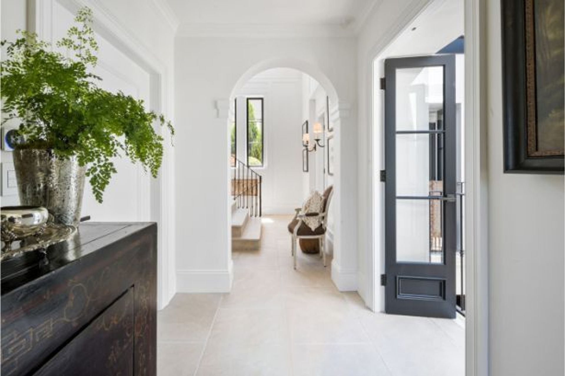 Lynda Kerry Interior Design | Andrew Barnyak Design | Cathedral Limestone Alfresco