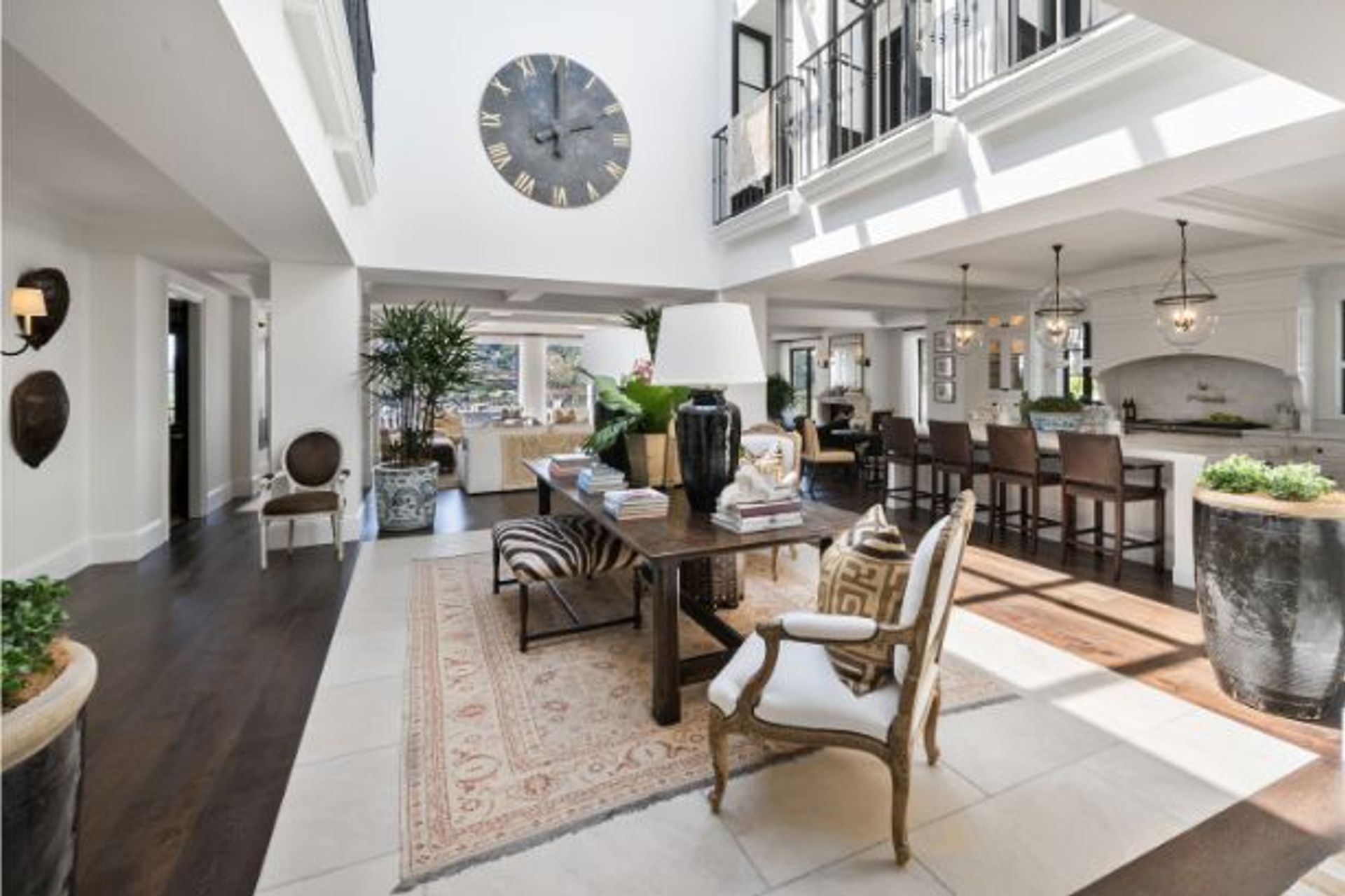 Lynda Kerry Interior Design | Andrew Barnyak Design | Cathedral Limestone Alfresco