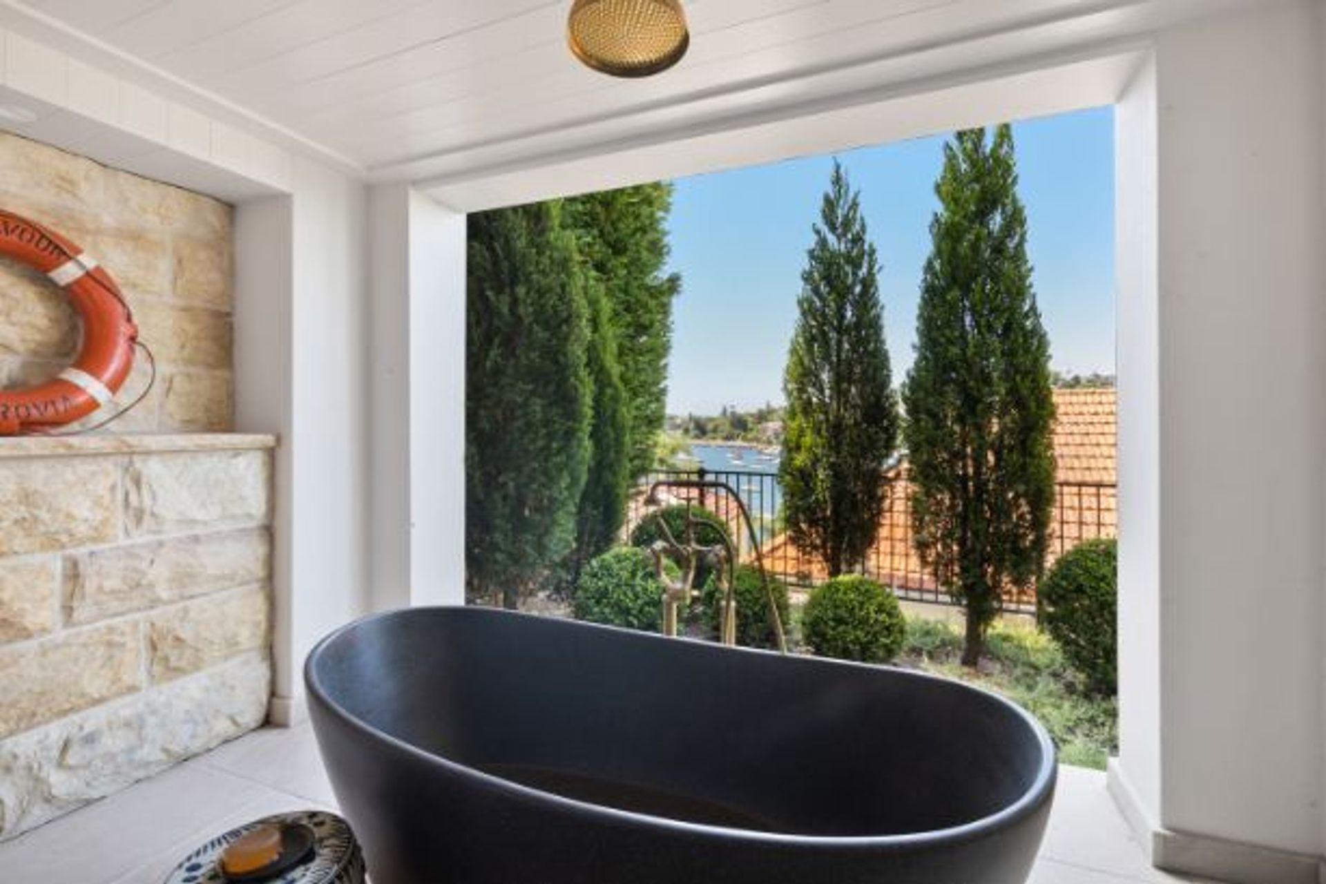 Lynda Kerry Interior Design | Andrew Barnyak Design | Cathedral Limestone Alfresco