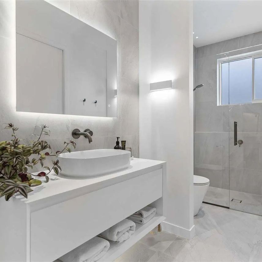 DevonportNewBuildCainBuiltbathroom2.jpg