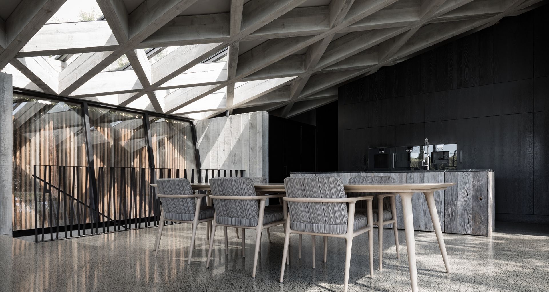 Diagrid House banner