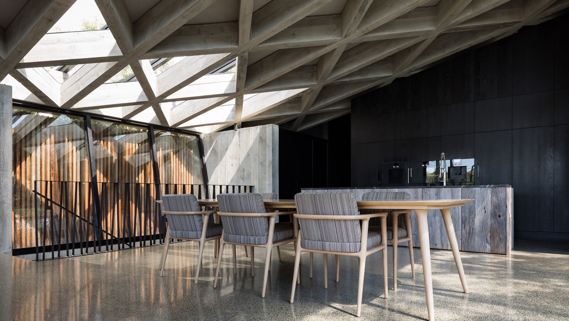 Diagrid House banner