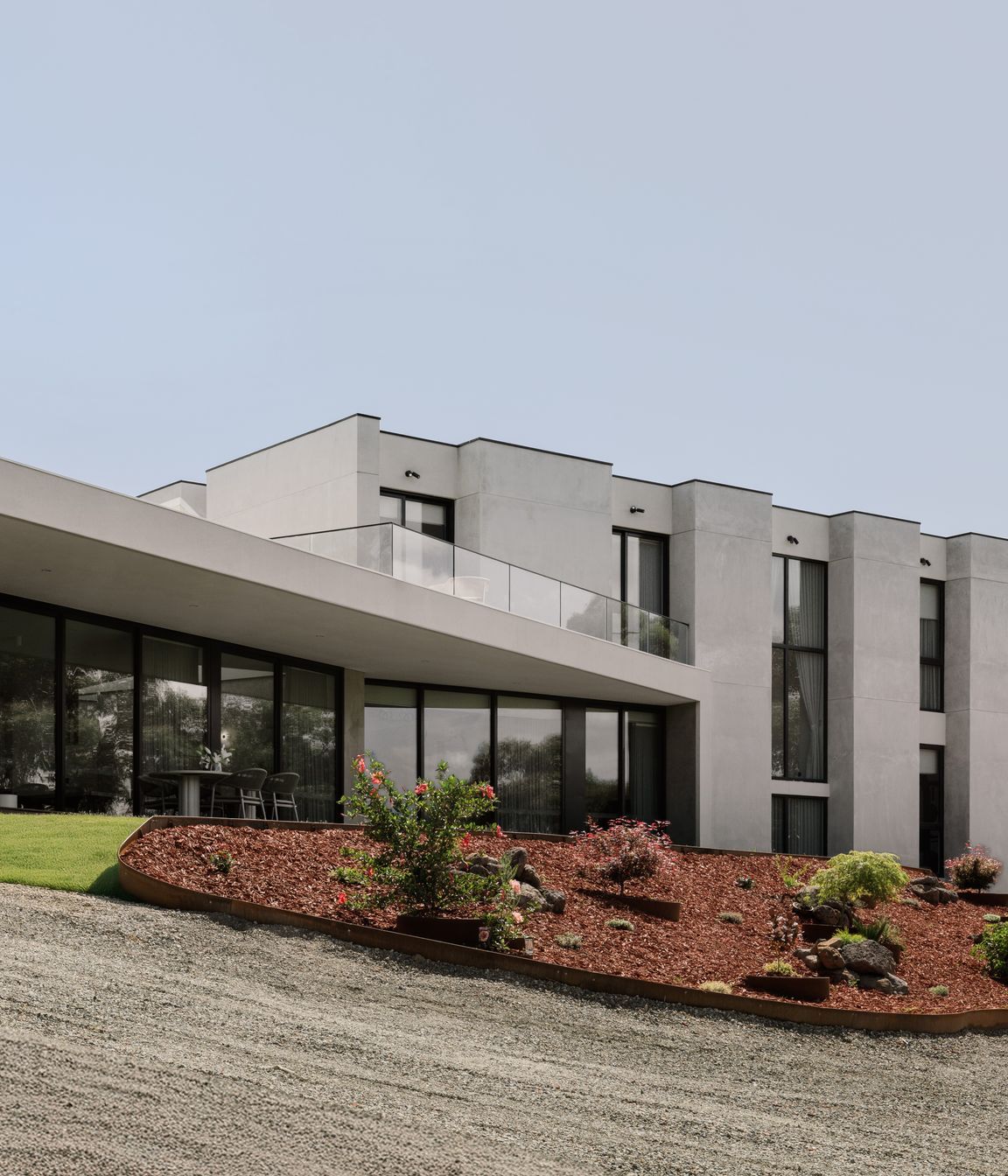 EnclaveArchitectsHouse-on-the-hill-1.jpg