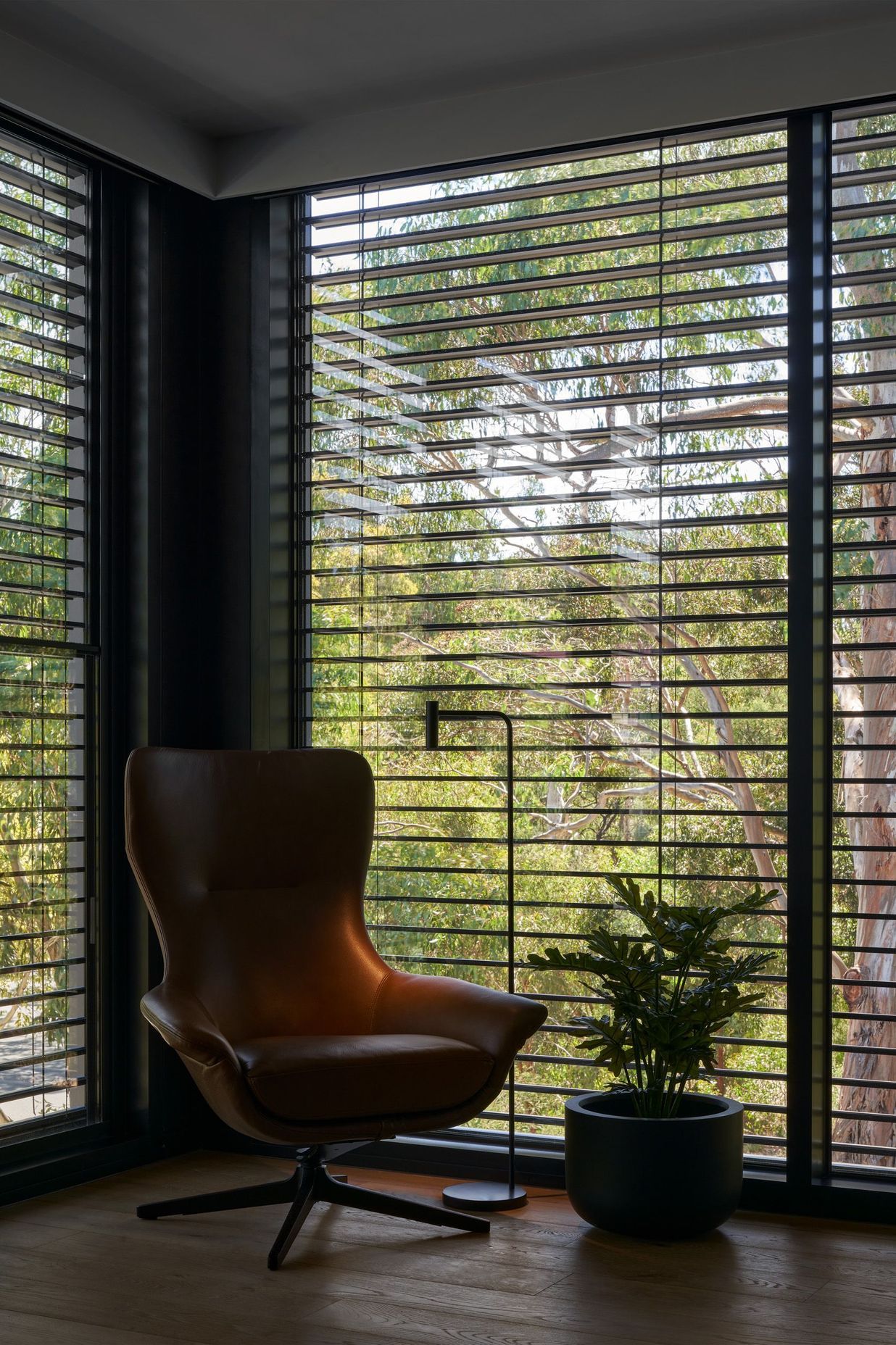 SOM Blinds | Motorised External Venetians | Finnis Architects | Photography | Damien Kook